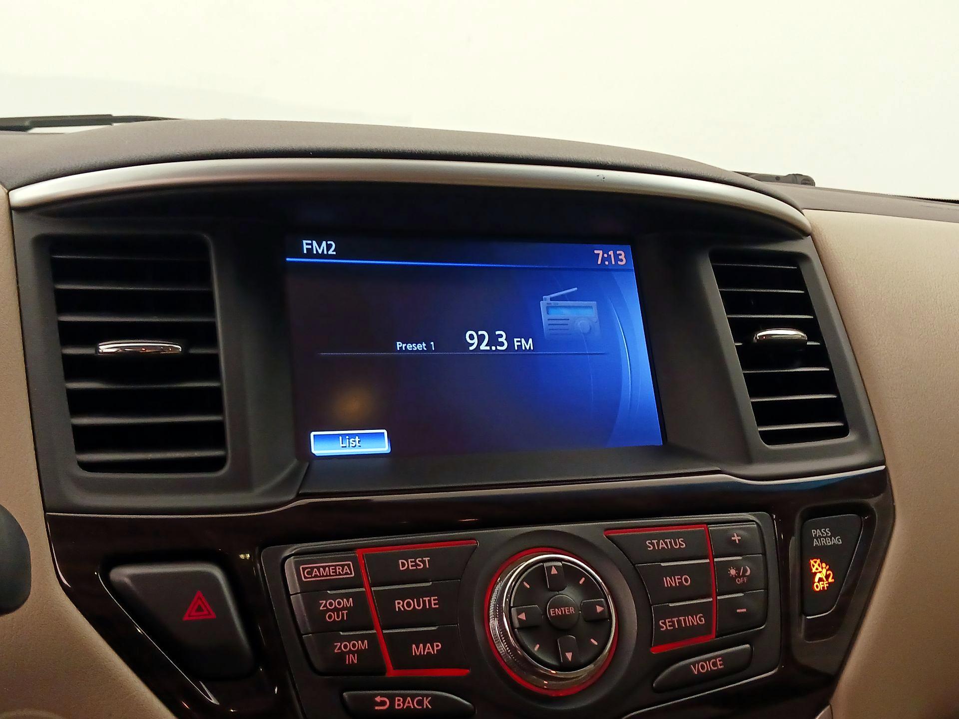 Thumbnail: 2016 Nissan Pathfinder - 16