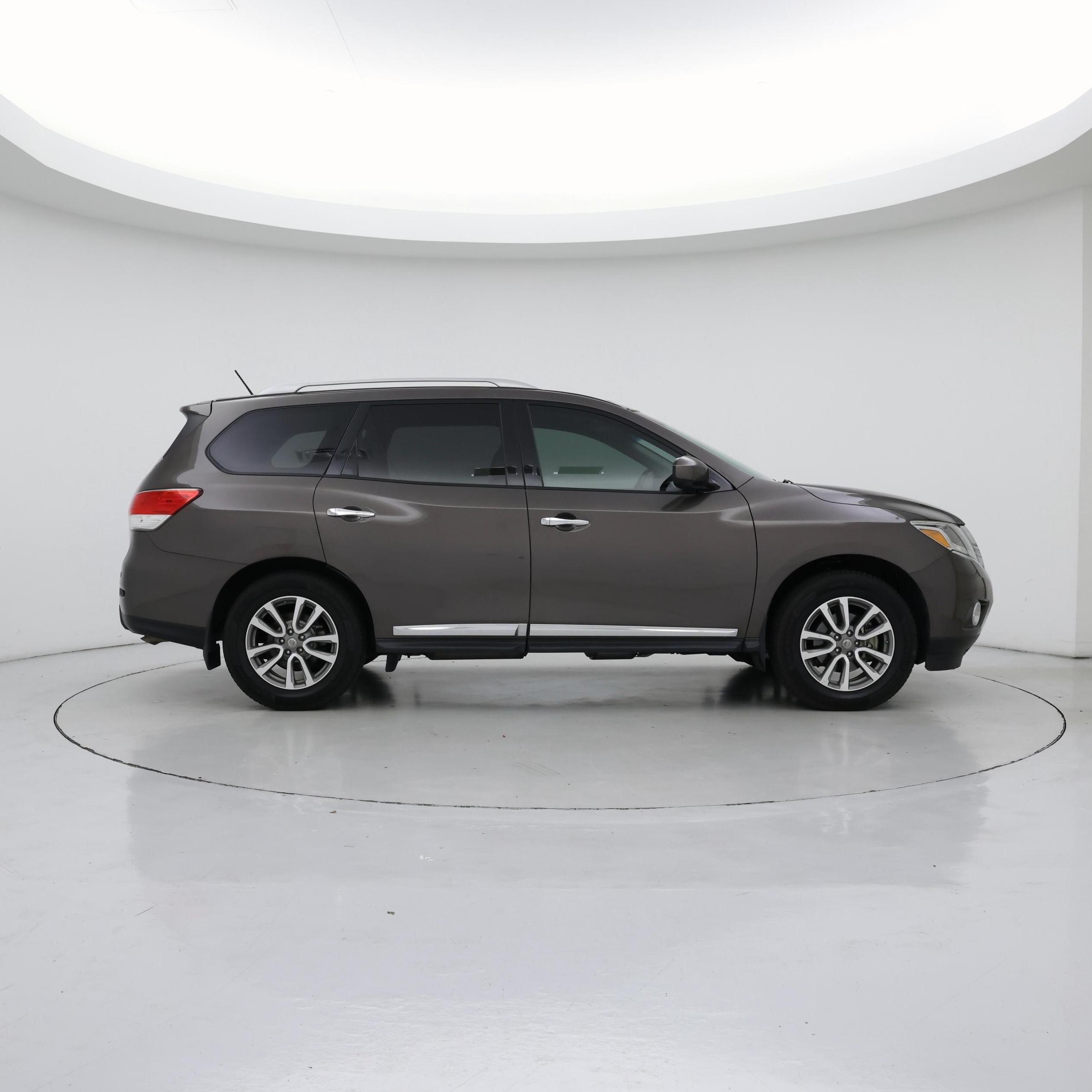 Thumbnail: 2016 Nissan Pathfinder - 7