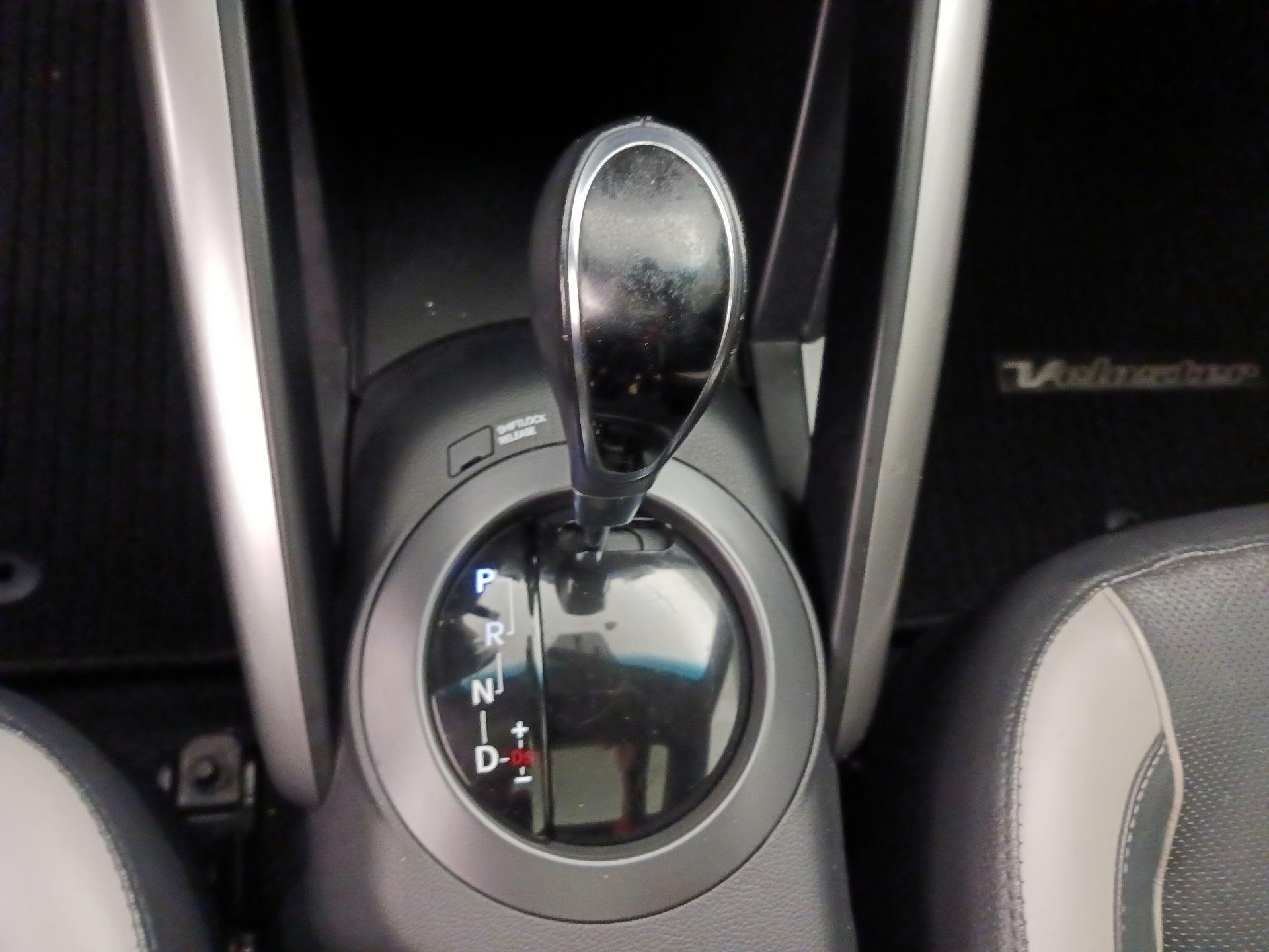 Thumbnail: 2015 Hyundai Veloster - 18