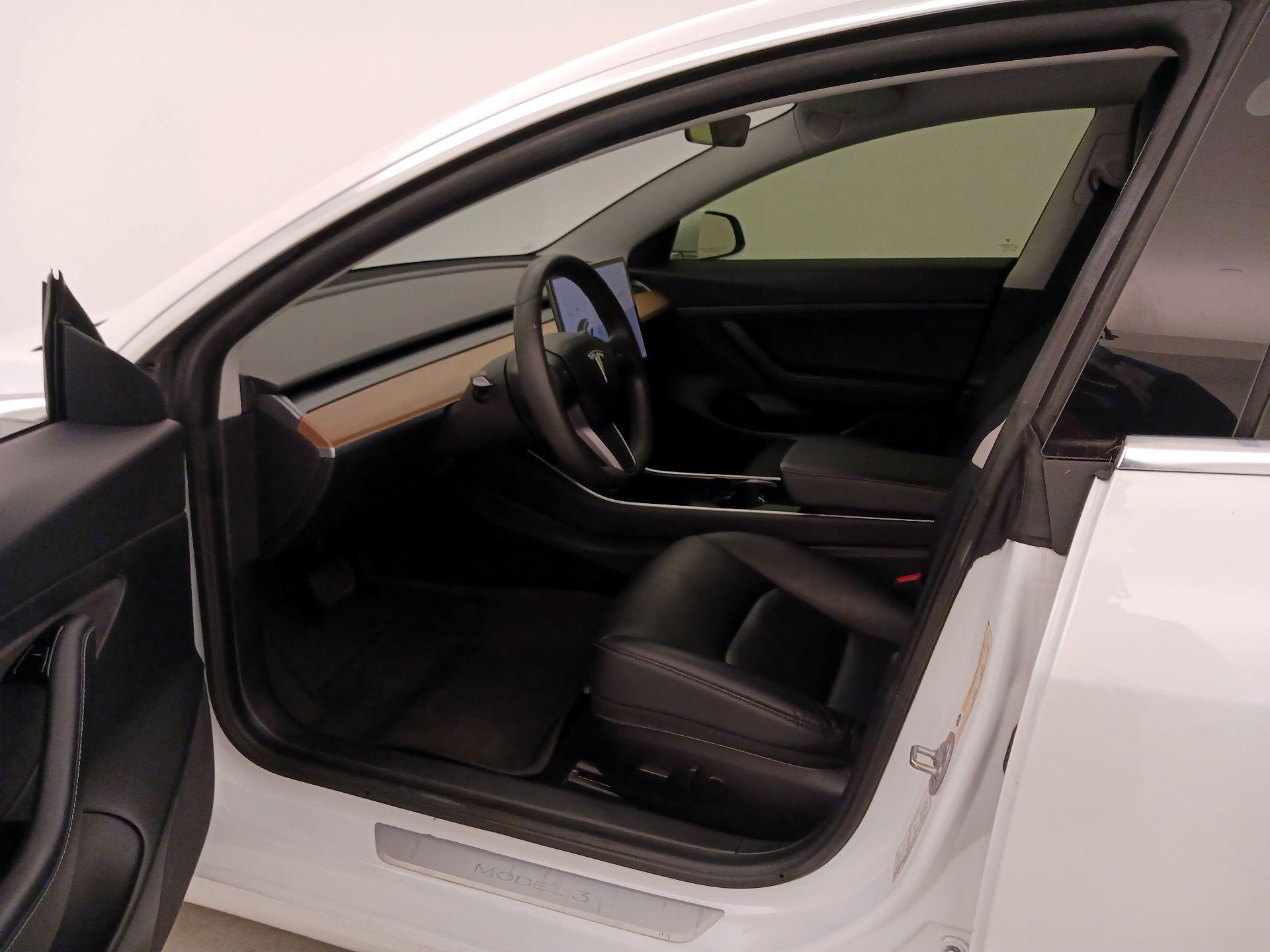 Thumbnail: 2020 Tesla Model 3 - 11