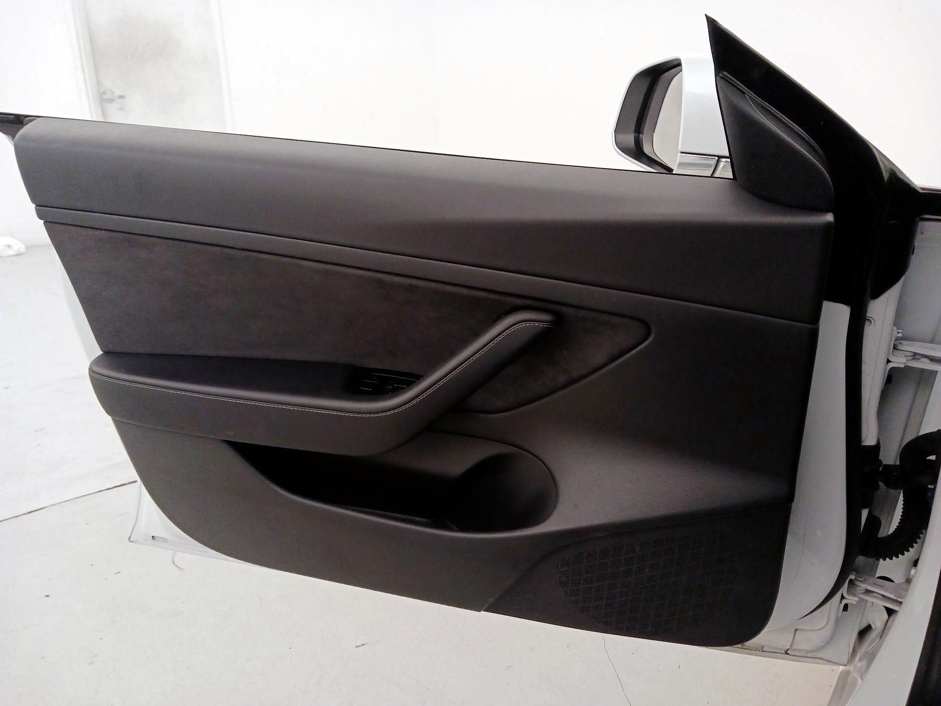 Thumbnail: 2020 Tesla Model 3 - 12