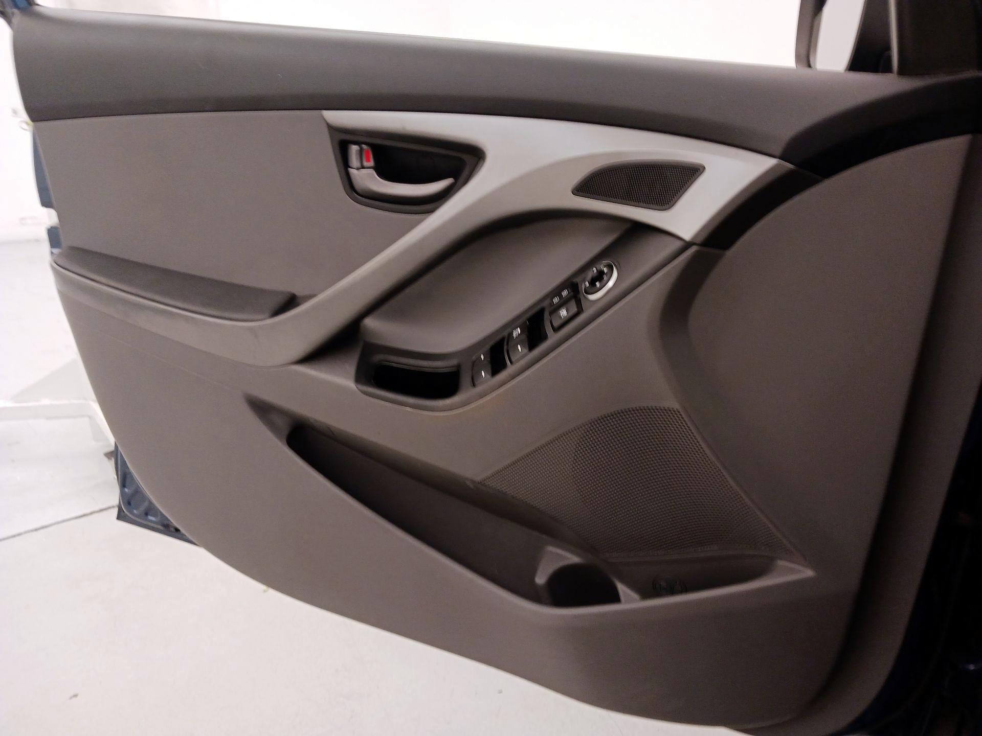 Thumbnail: 2014 Hyundai Elantra - 12
