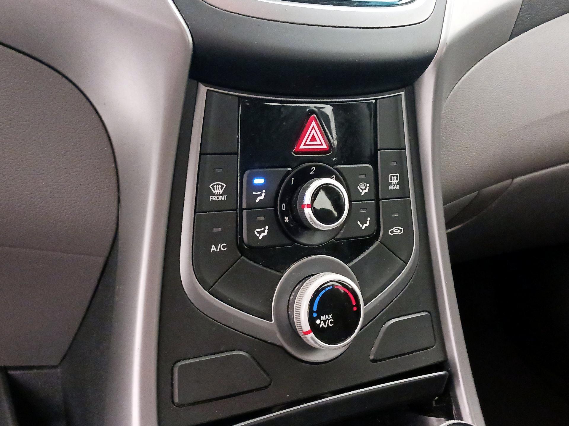 Thumbnail: 2014 Hyundai Elantra - 15