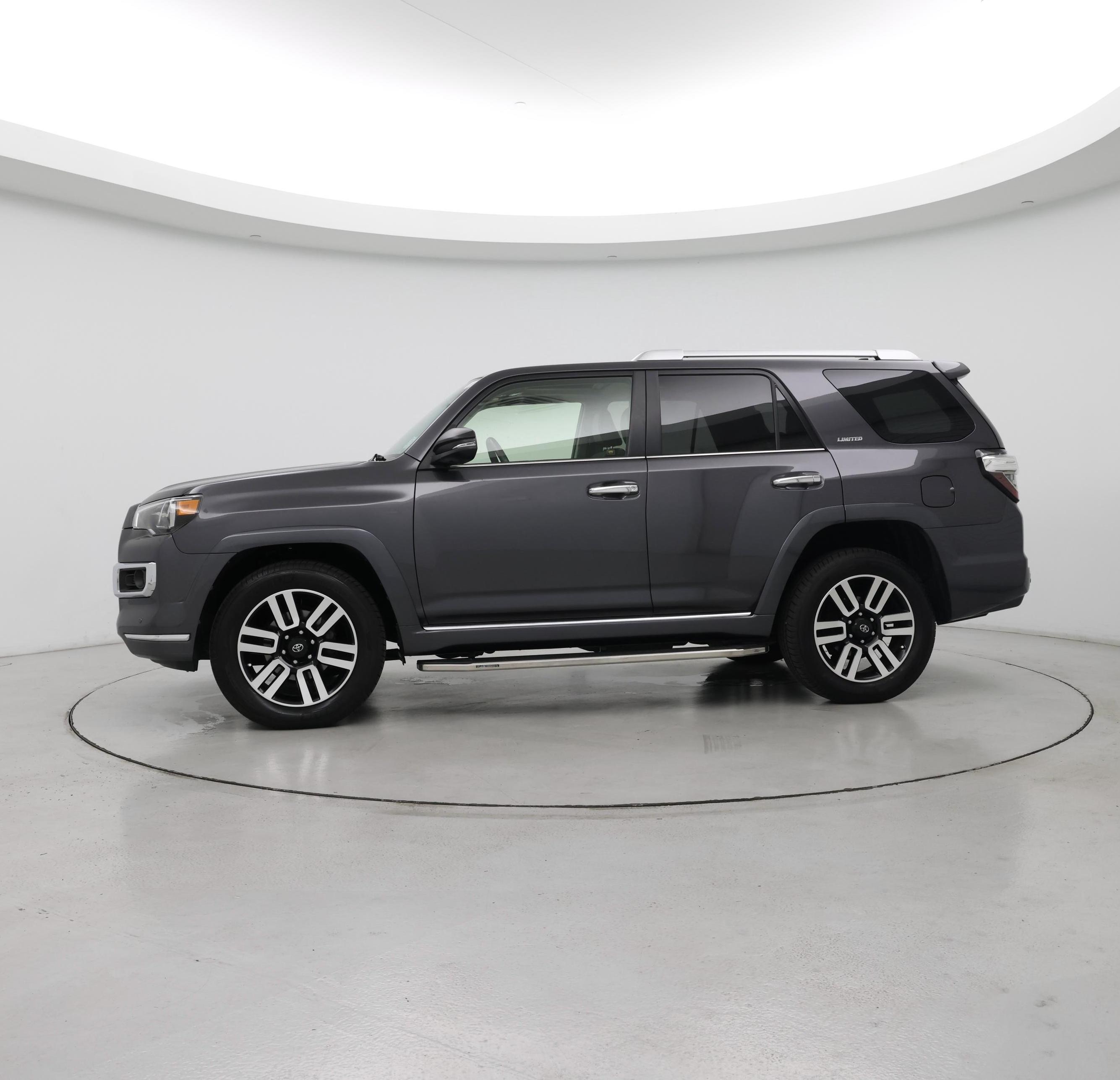 Thumbnail: 2016 Toyota 4Runner - 3