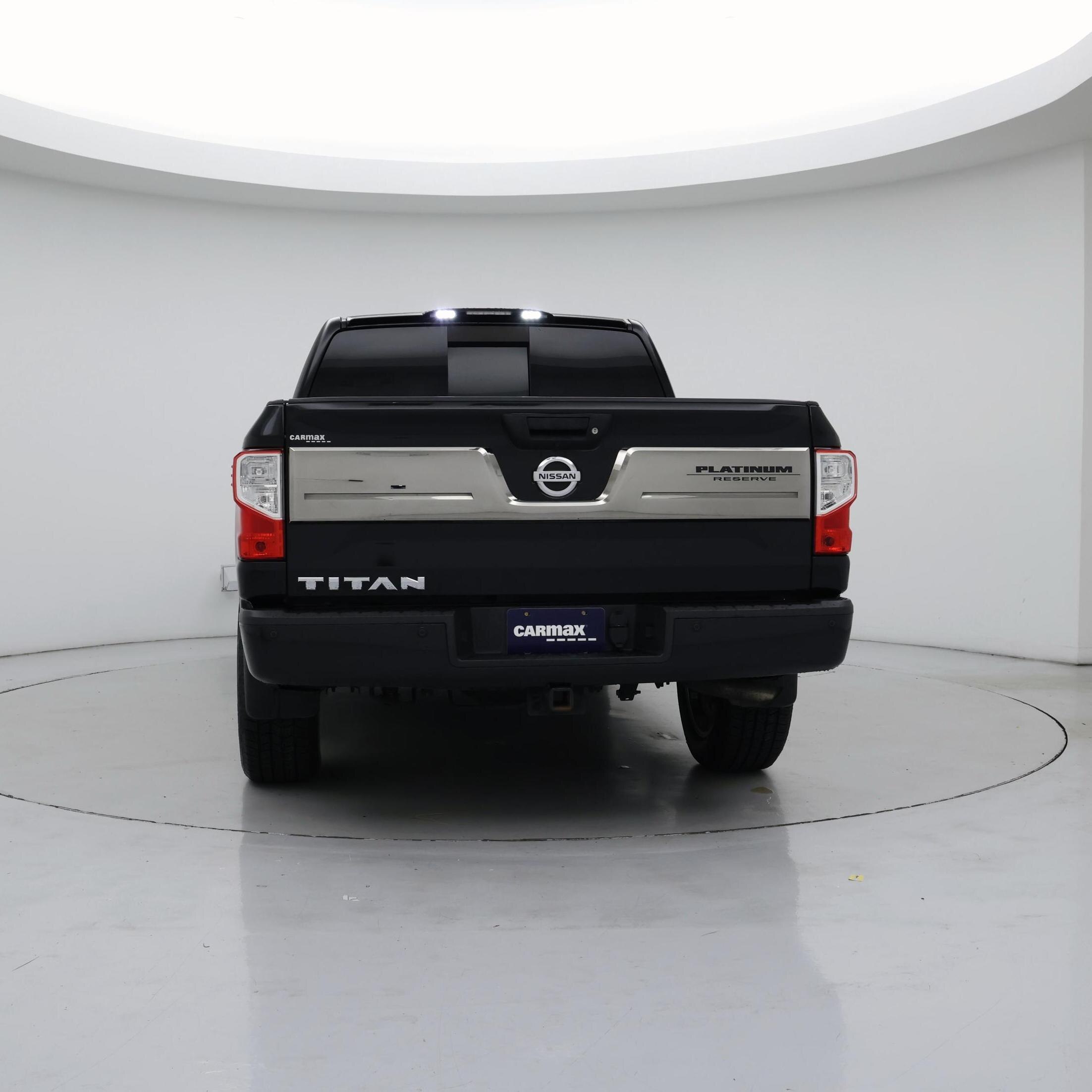 Thumbnail: 2017 Nissan Titan - 6