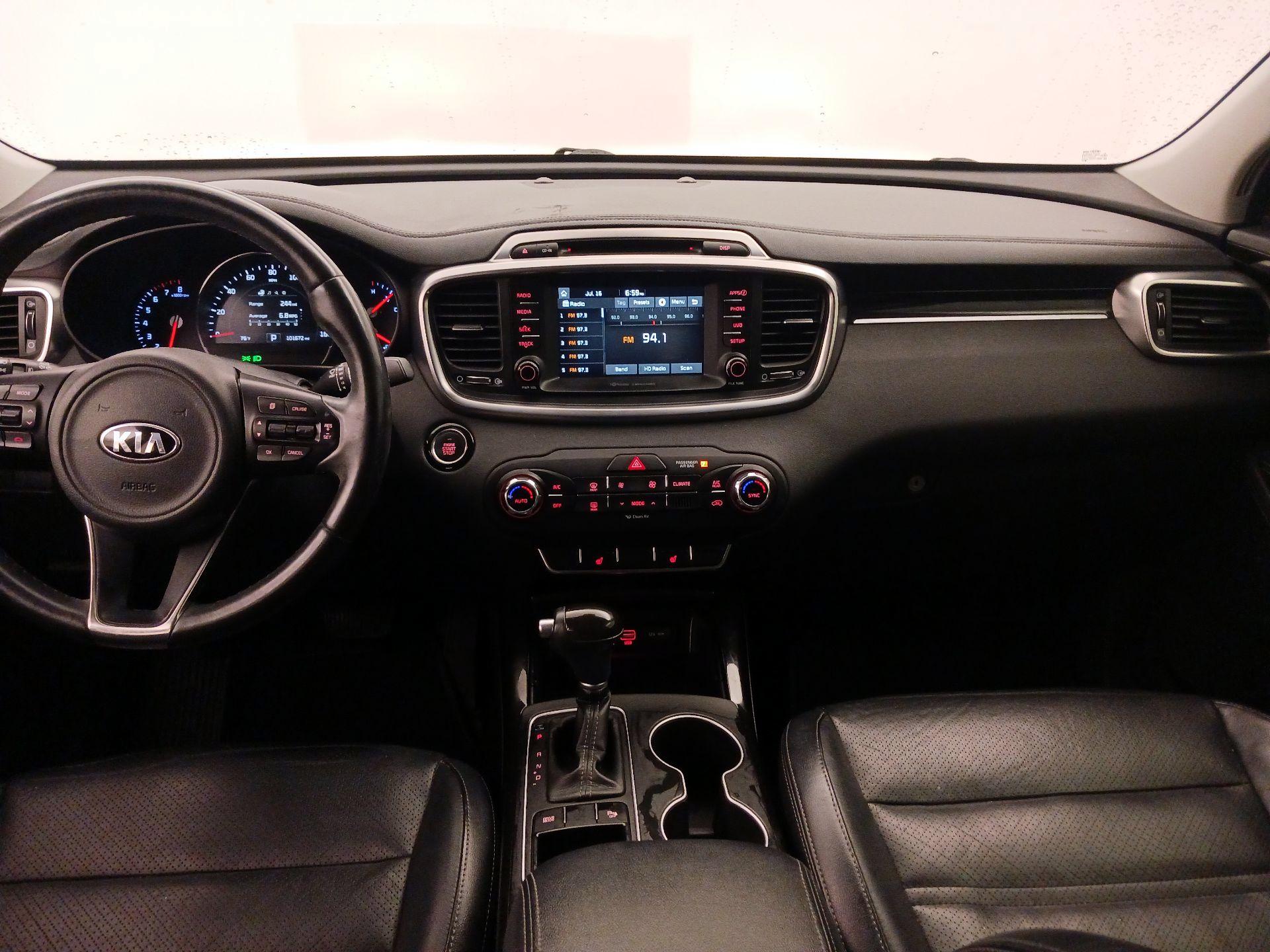 Thumbnail: 2017 Kia Sorento - 9