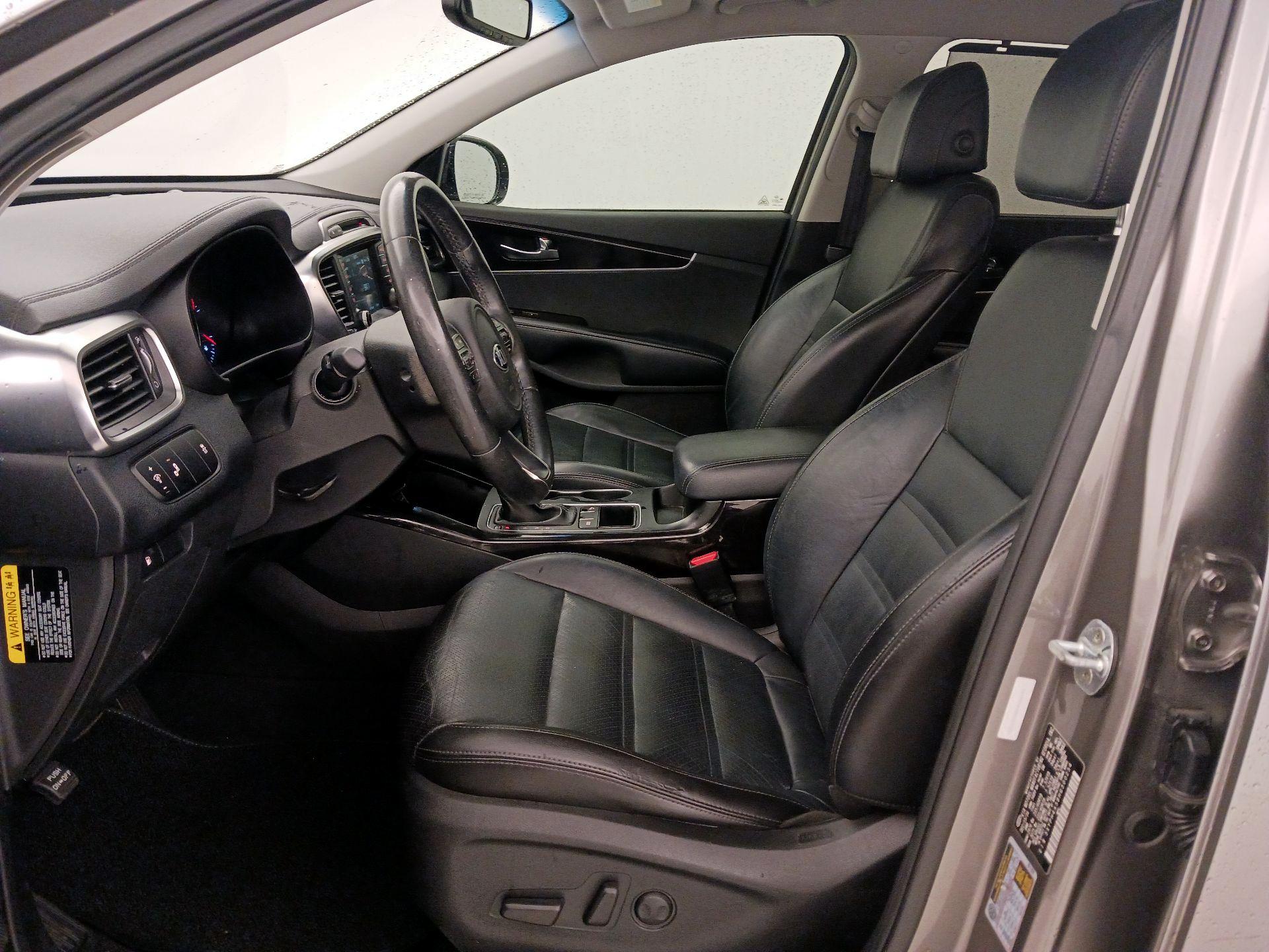 Thumbnail: 2017 Kia Sorento - 11