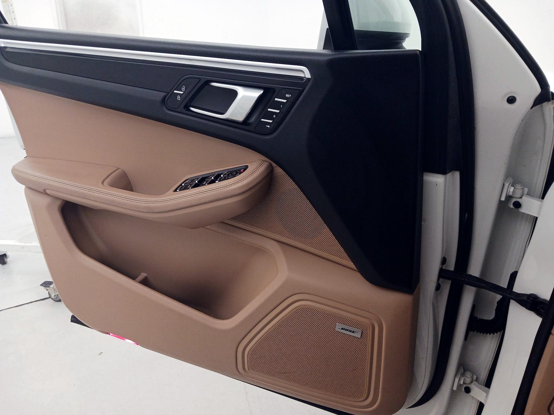 Thumbnail: 2019 Porsche Macan - 12