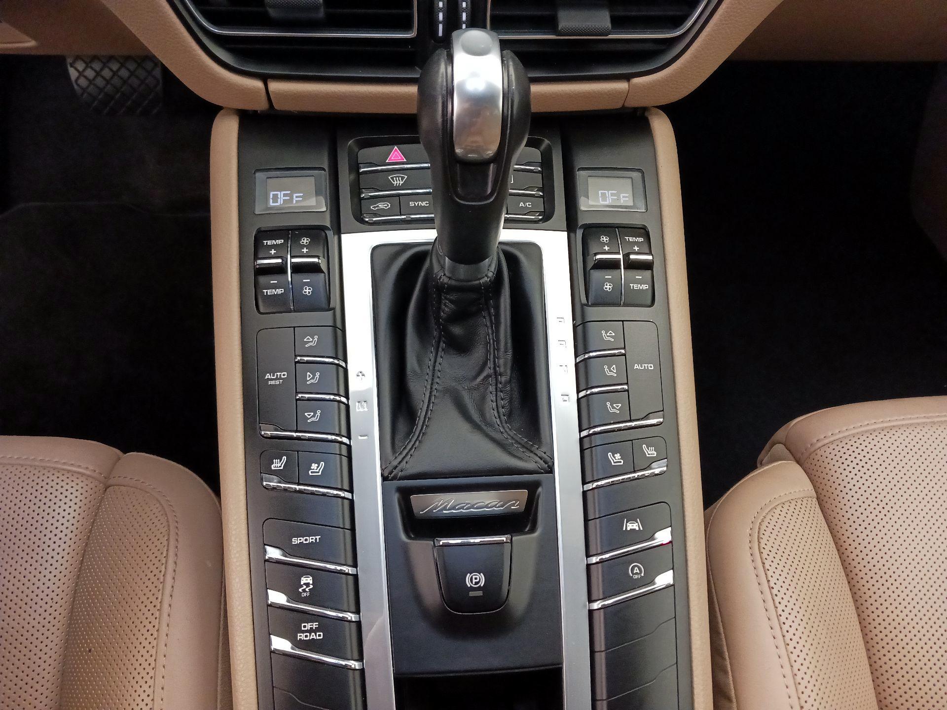 Thumbnail: 2019 Porsche Macan - 17