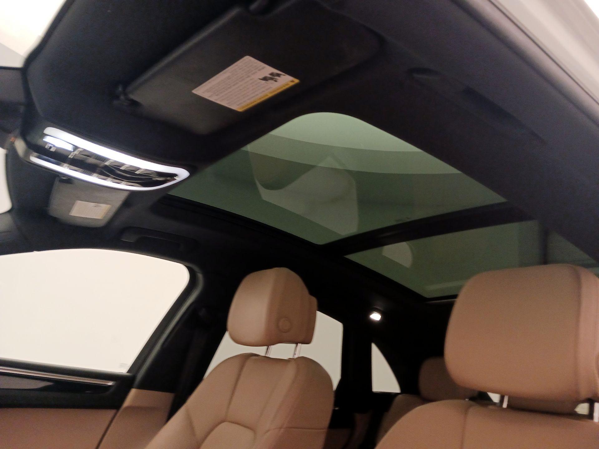 Thumbnail: 2019 Porsche Macan - 20