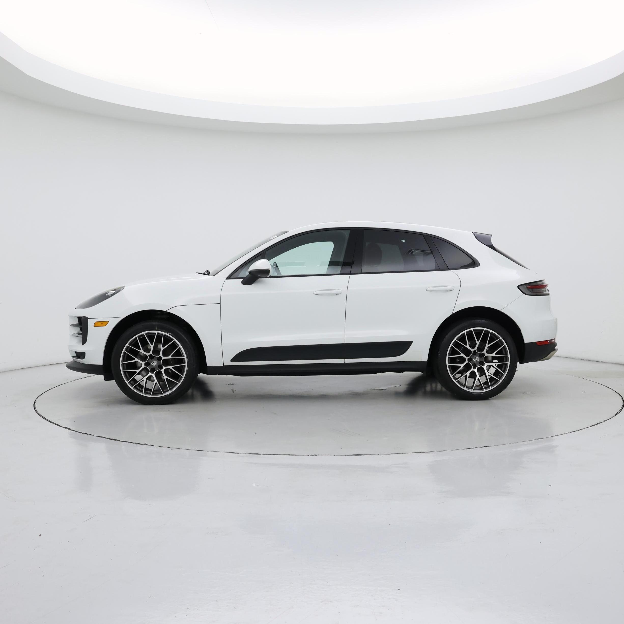 Thumbnail: 2019 Porsche Macan - 3
