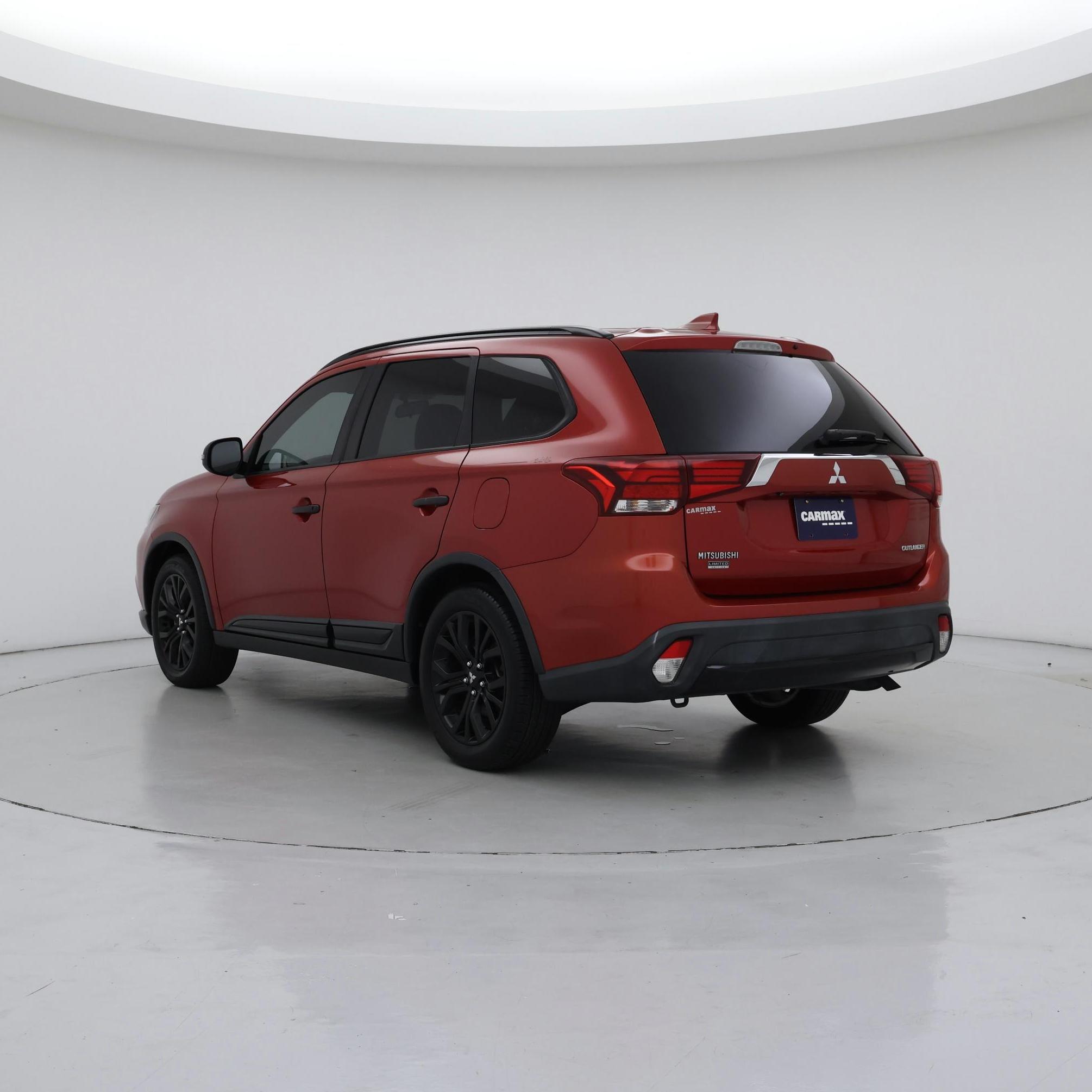 Thumbnail: 2018 Mitsubishi Outlander - 2