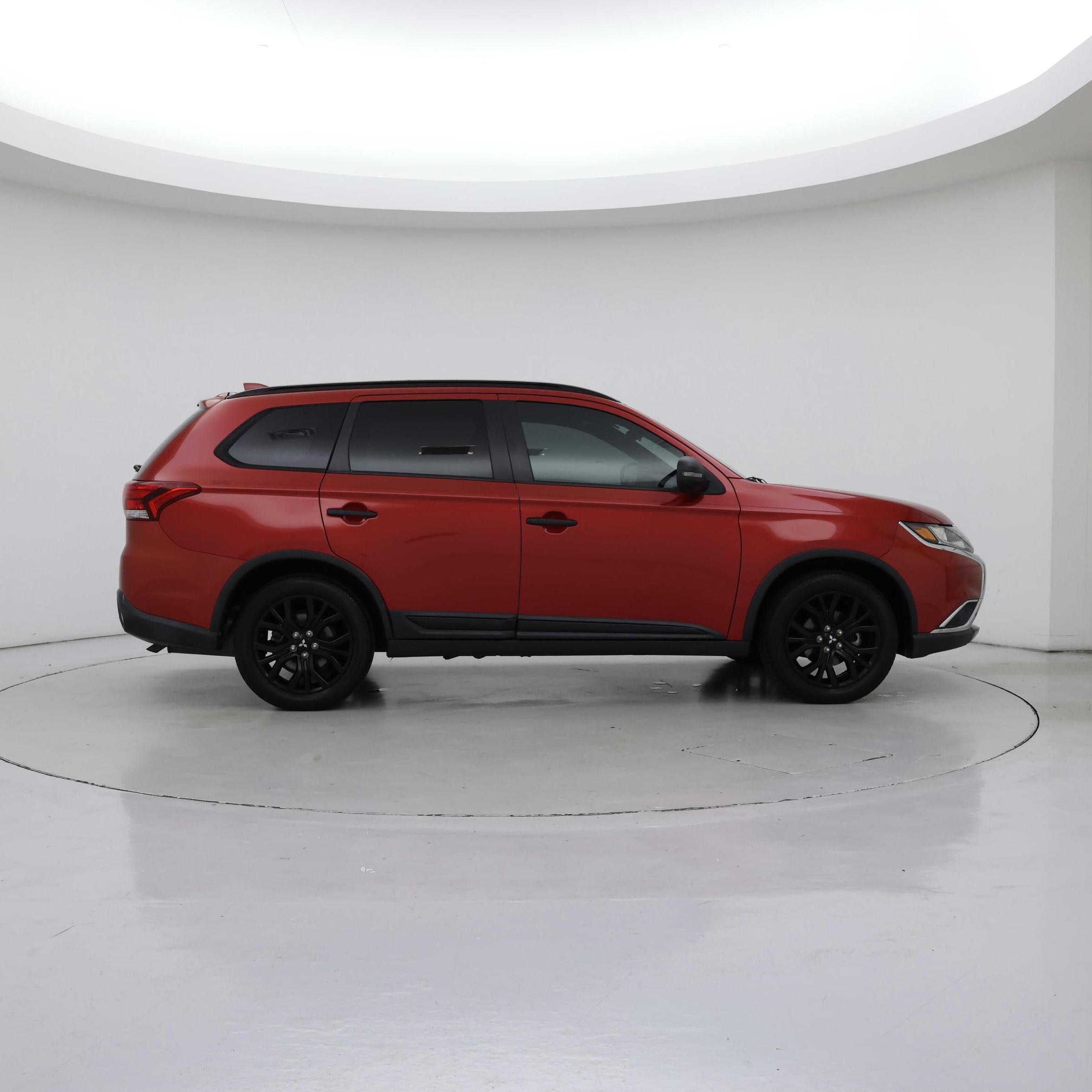 Thumbnail: 2018 Mitsubishi Outlander - 7