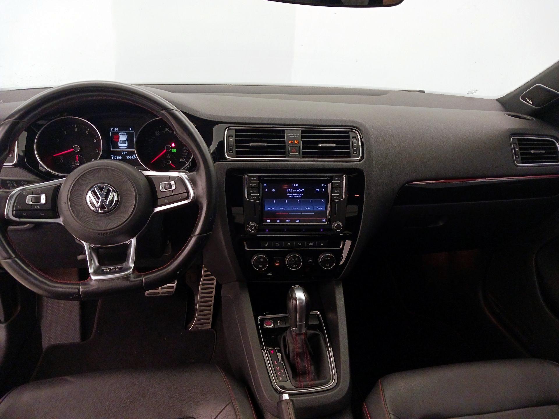 Thumbnail: 2017 Volkswagen Jetta - 9