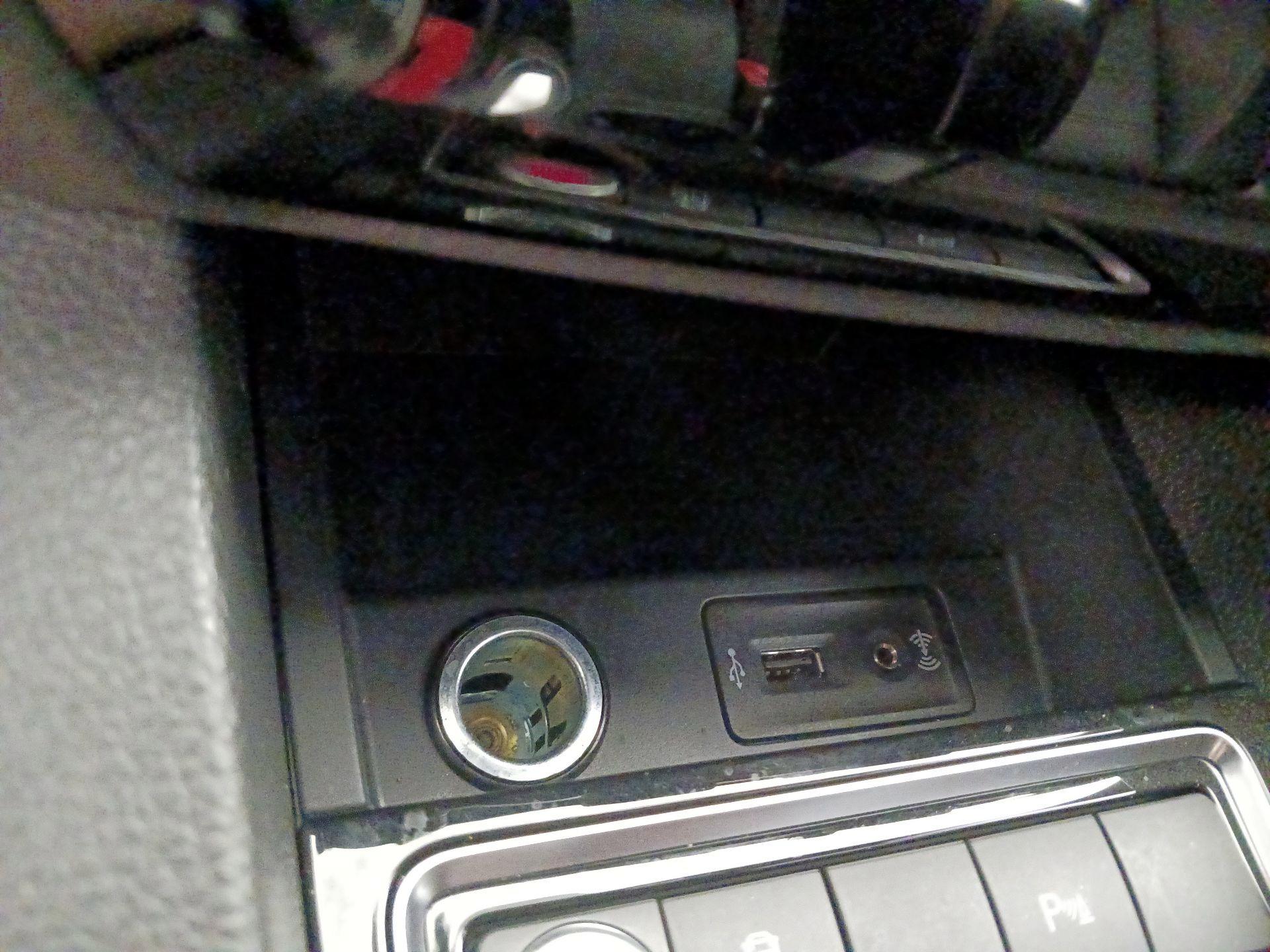 Thumbnail: 2017 Volkswagen Jetta - 18