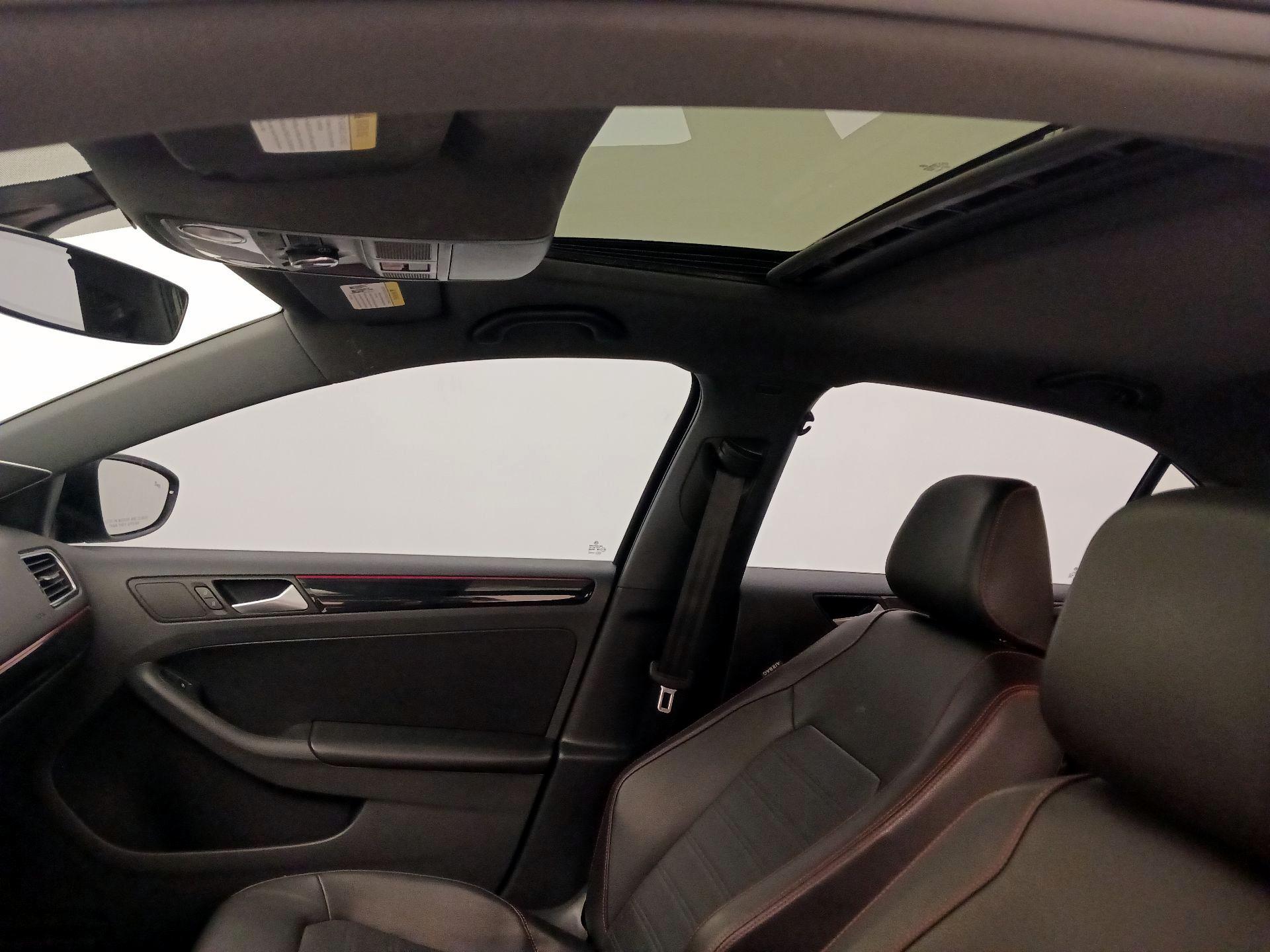Thumbnail: 2017 Volkswagen Jetta - 19