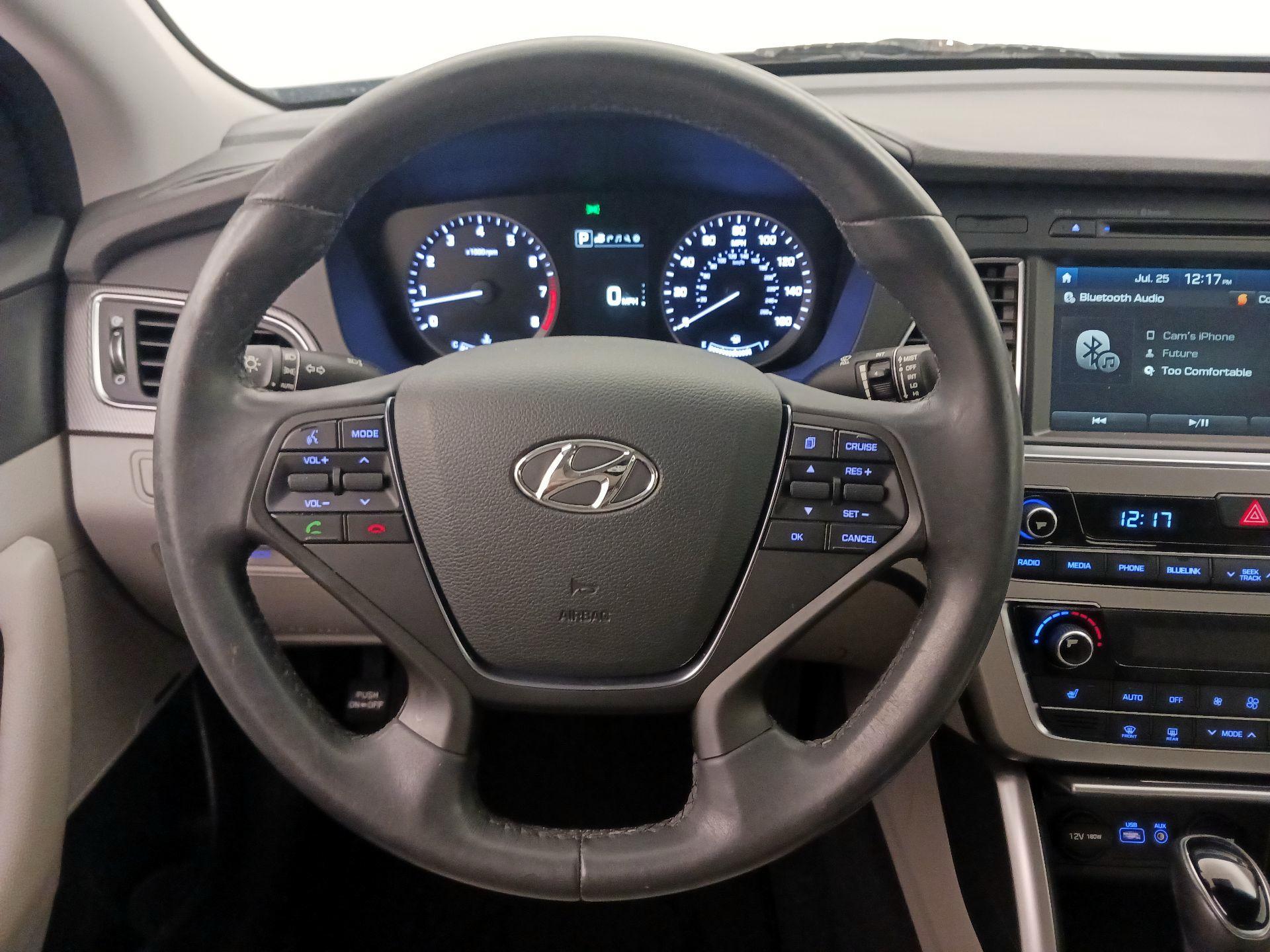 Thumbnail: 2015 Hyundai Sonata - 10