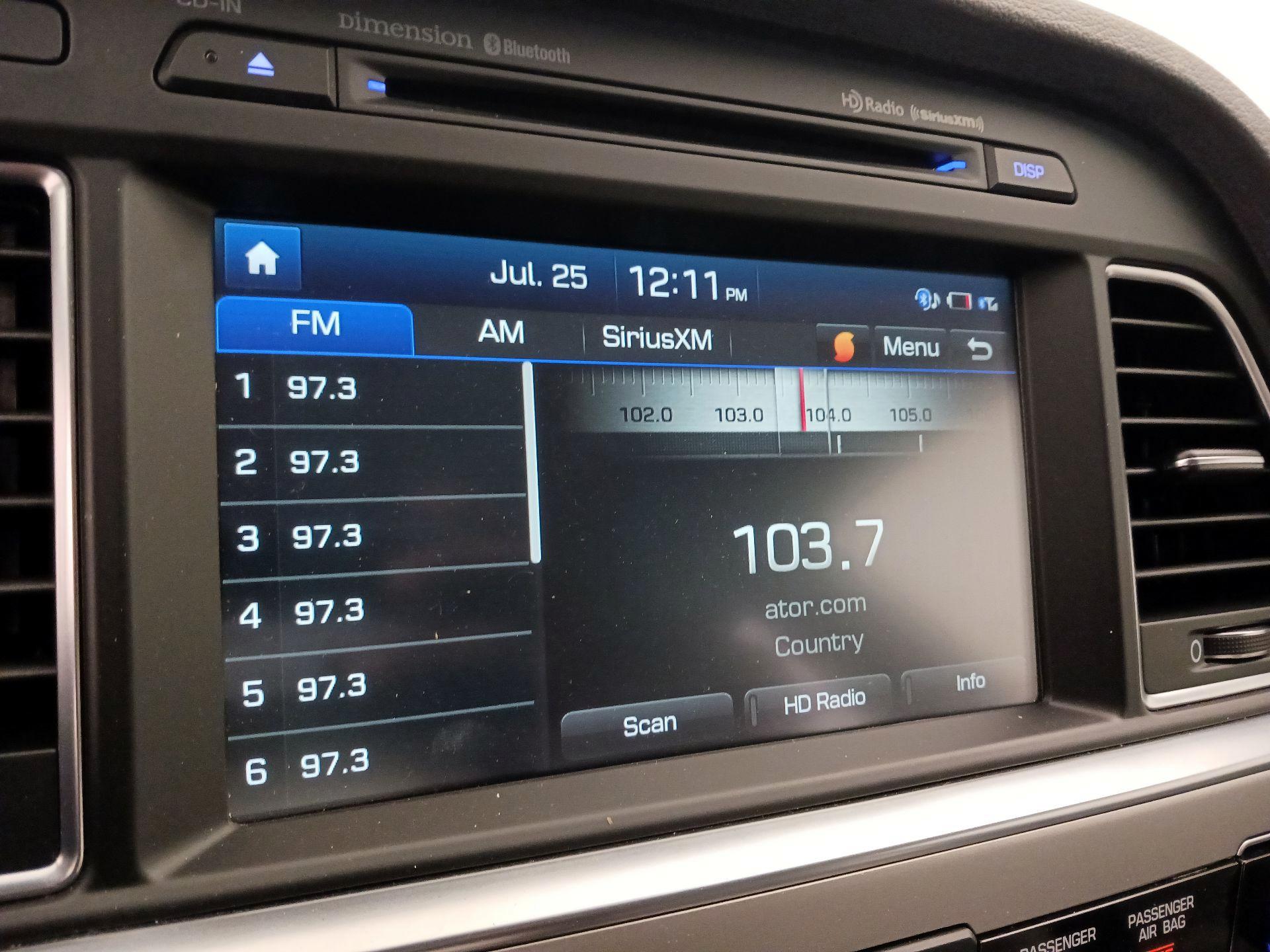 Thumbnail: 2015 Hyundai Sonata - 16