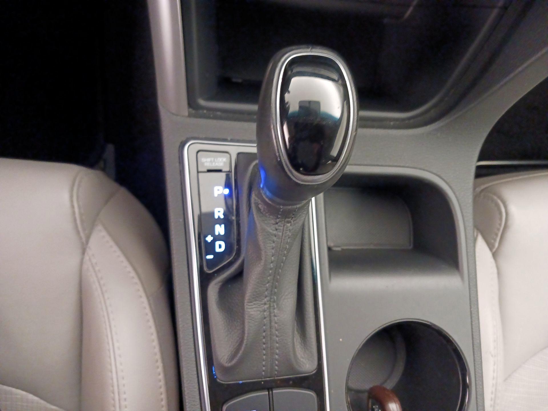 Thumbnail: 2015 Hyundai Sonata - 18