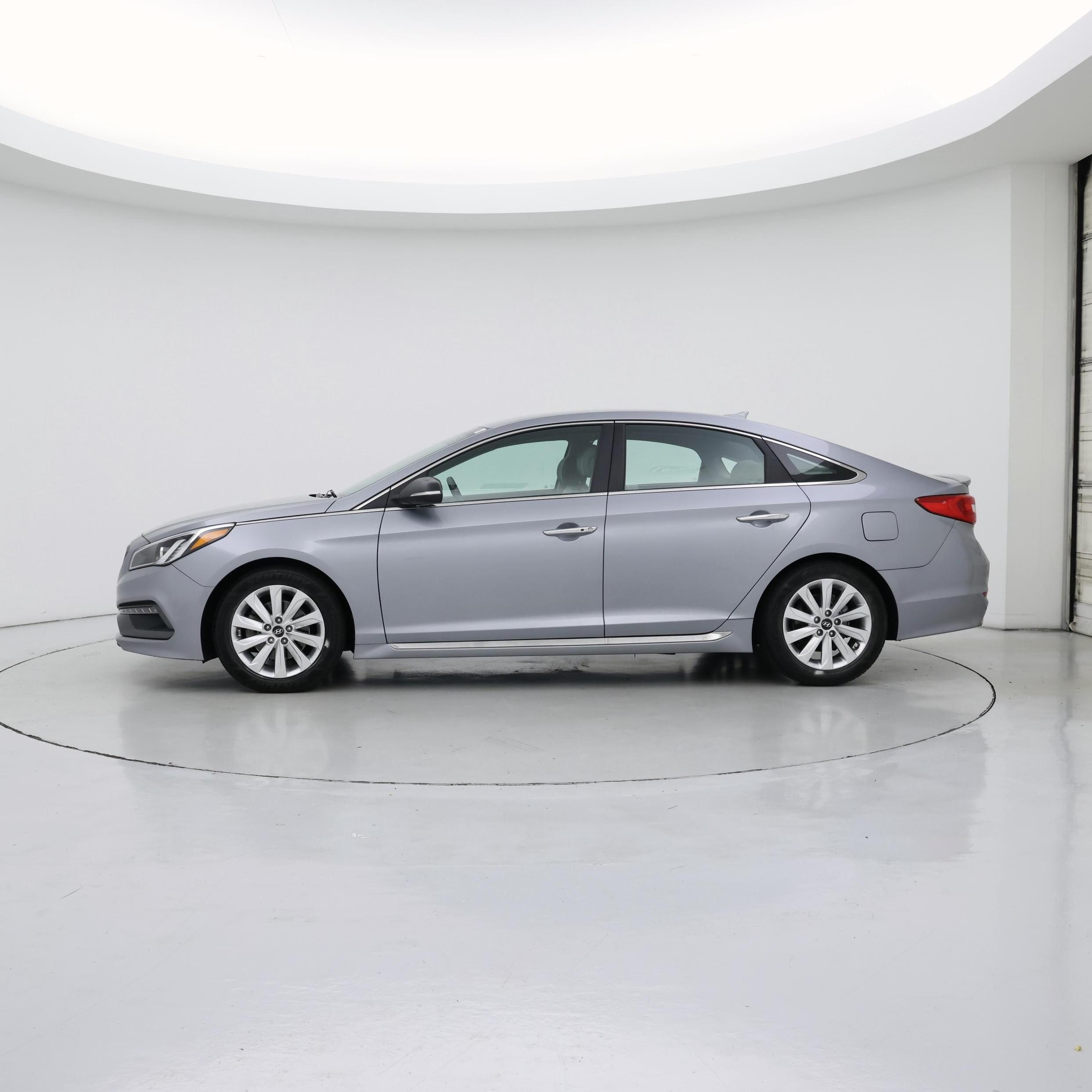 Thumbnail: 2015 Hyundai Sonata - 3