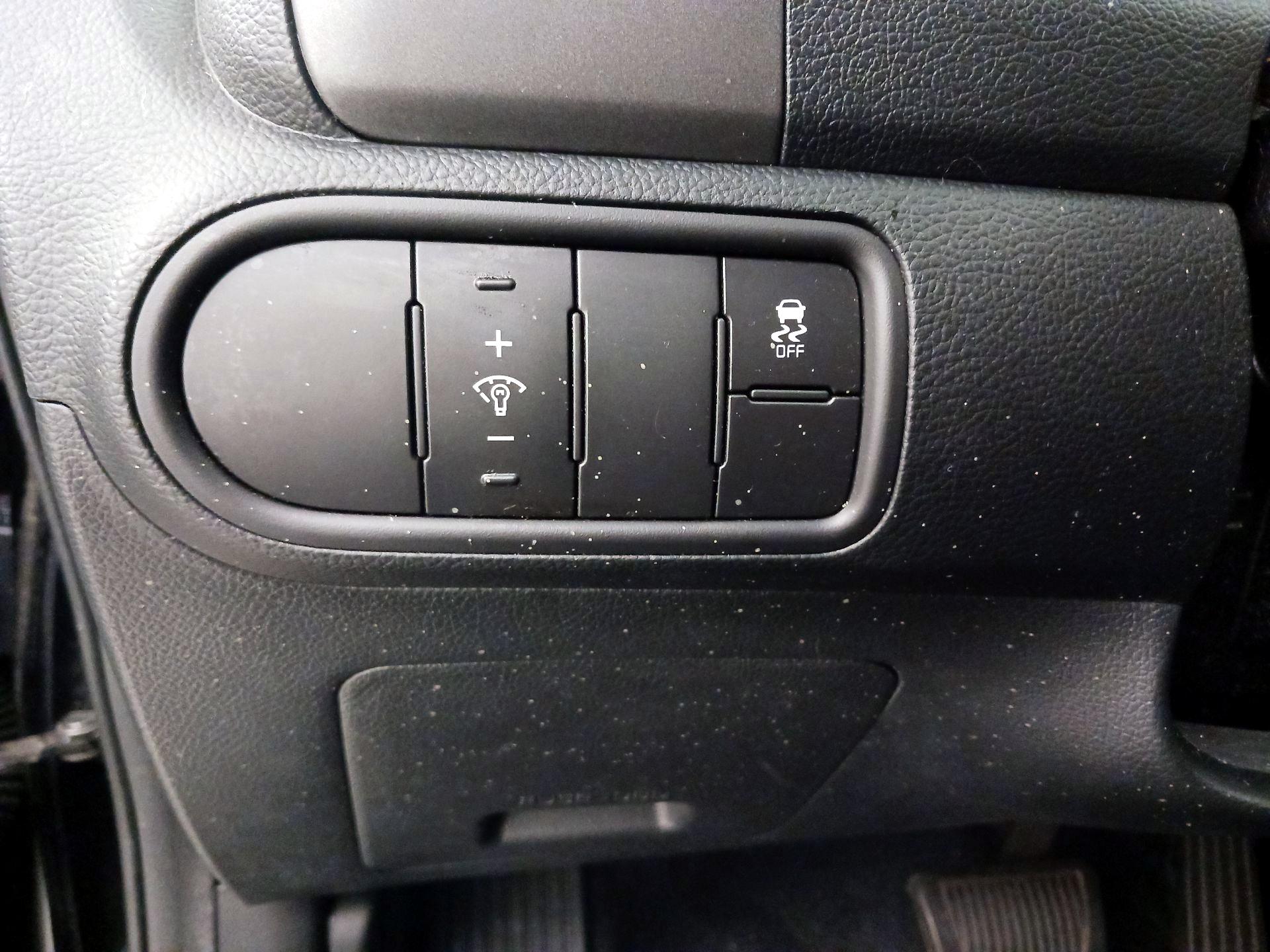 Thumbnail: 2018 Kia Forte - 13