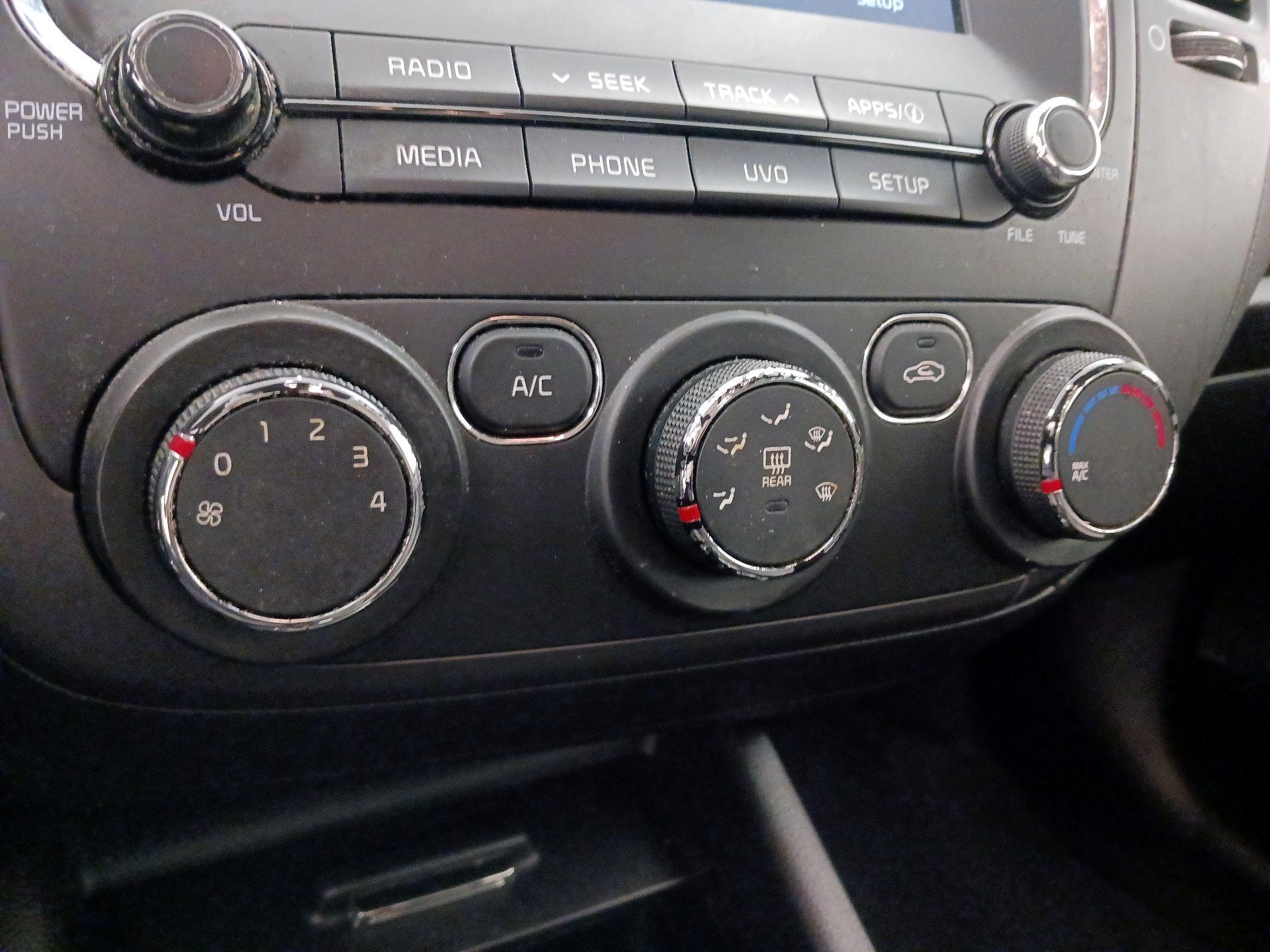 Thumbnail: 2018 Kia Forte - 16