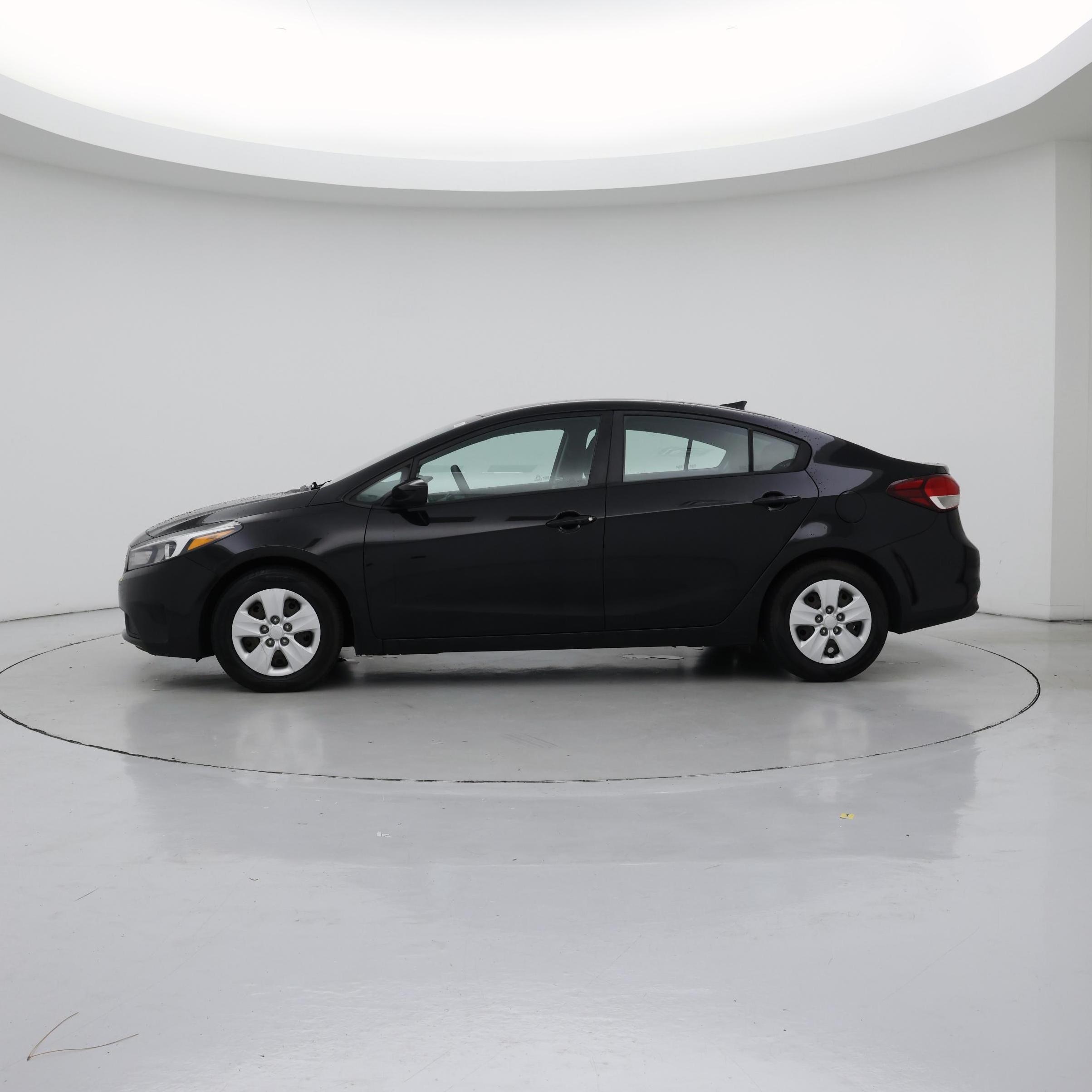 Thumbnail: 2018 Kia Forte - 3