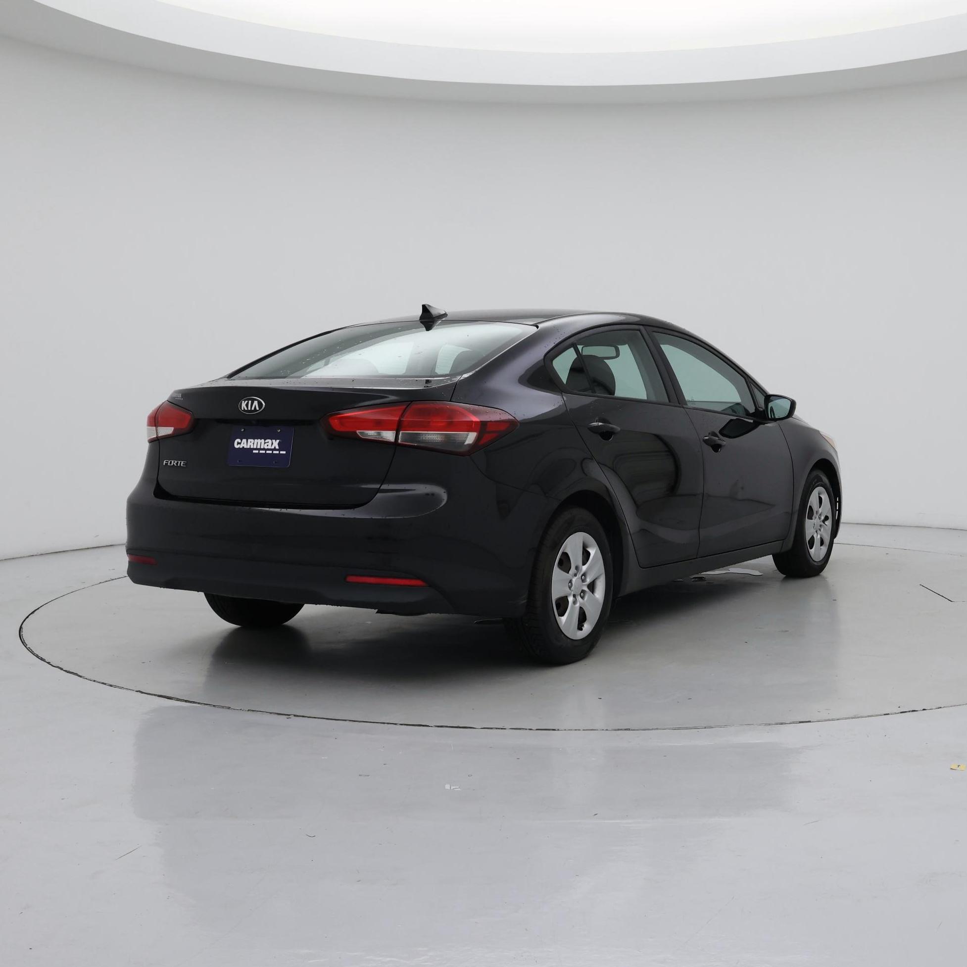 Thumbnail: 2018 Kia Forte - 8