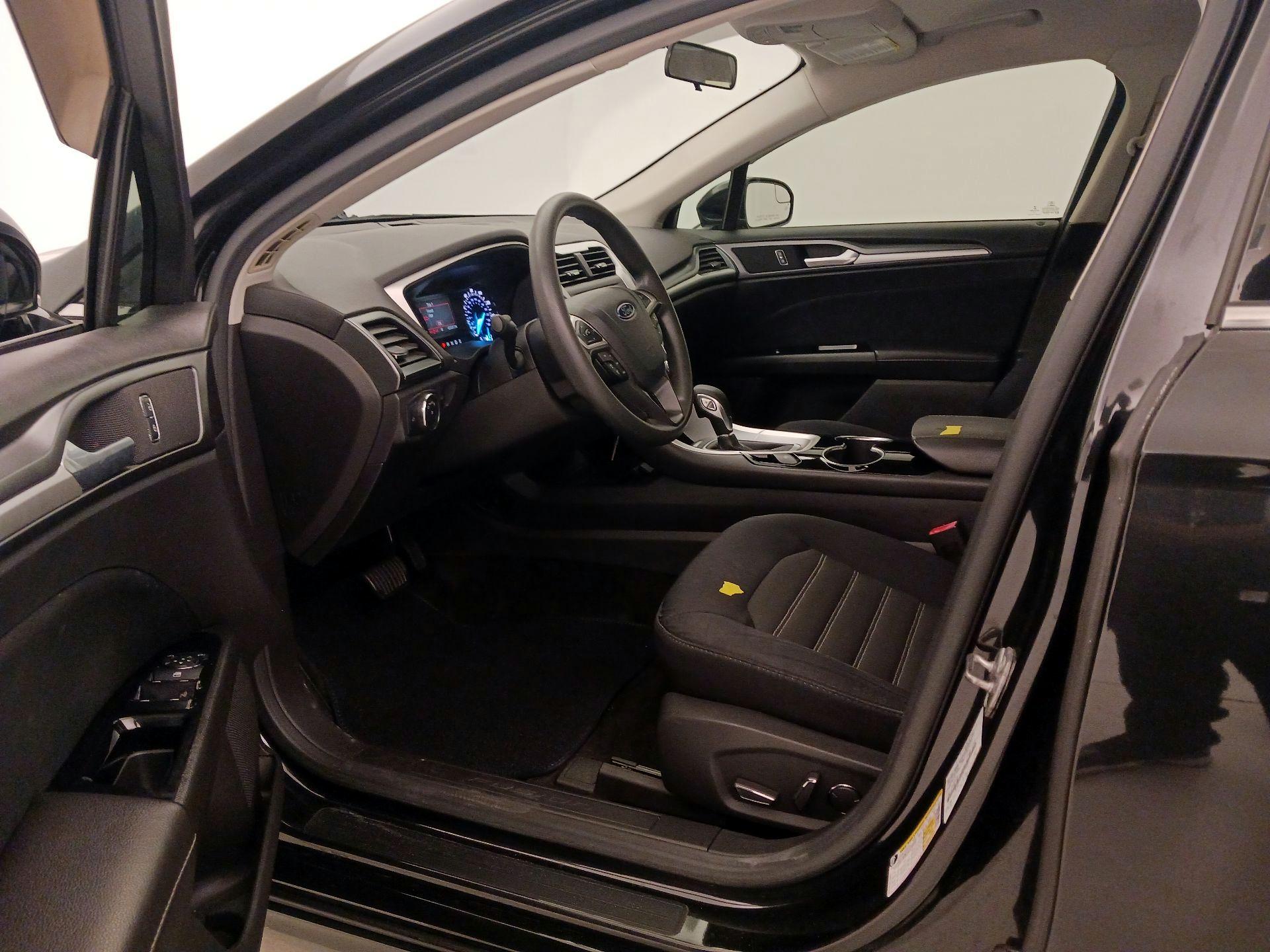 Thumbnail: 2015 Ford Fusion - 11