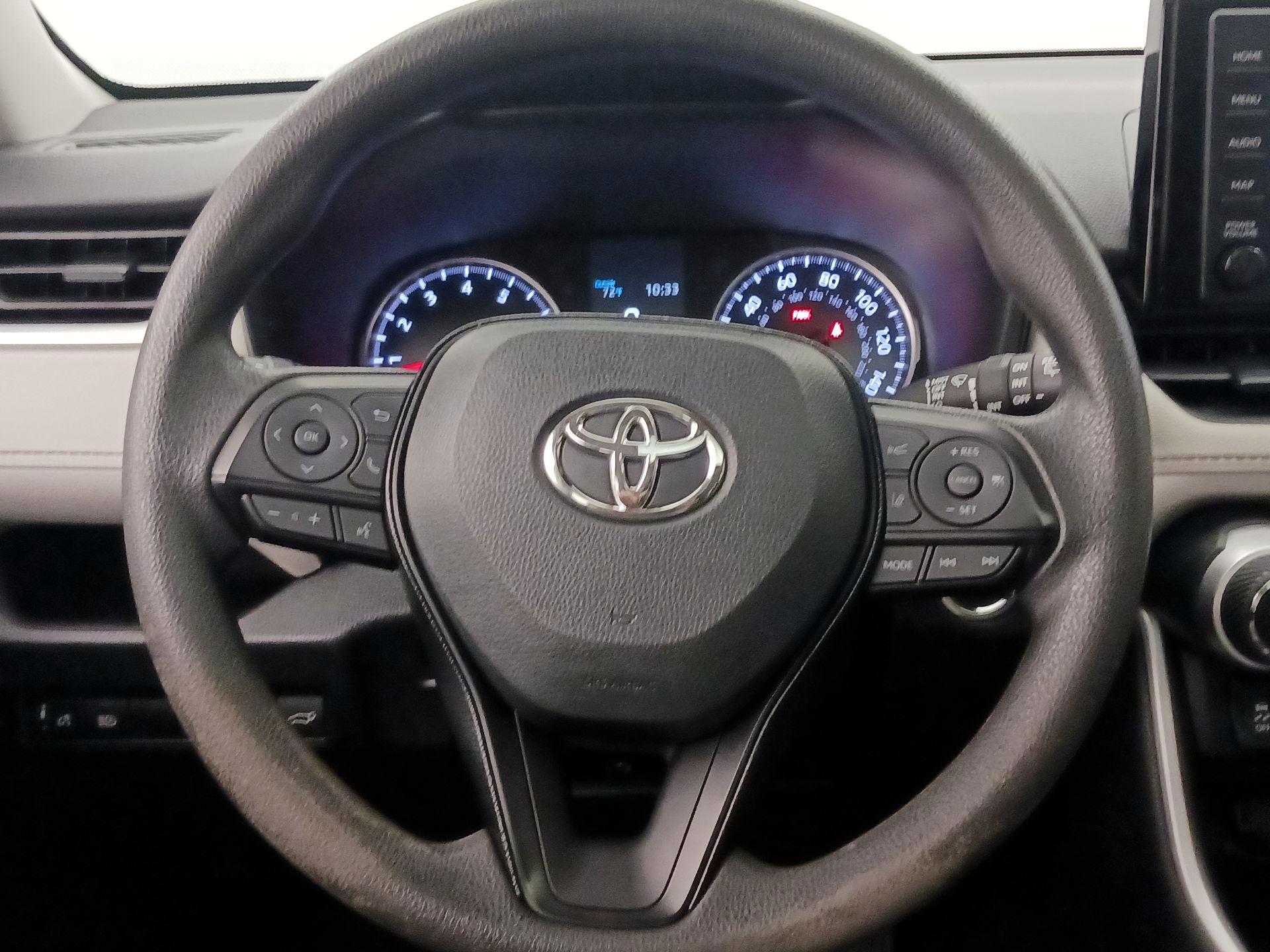Thumbnail: 2021 Toyota RAV4 - 10
