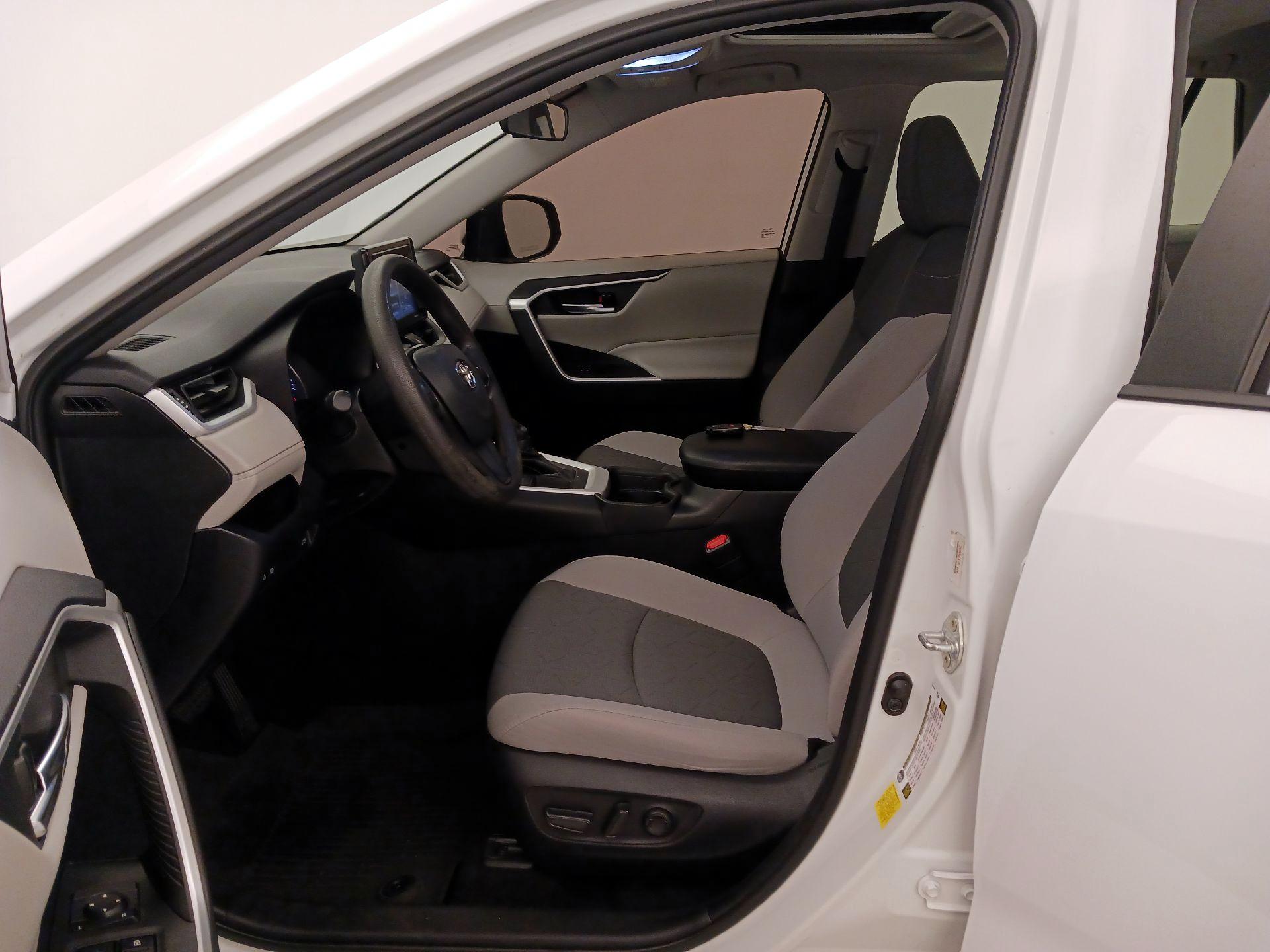 Thumbnail: 2021 Toyota RAV4 - 11