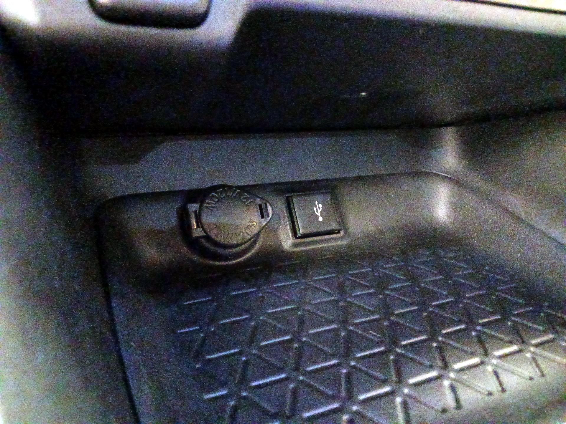 Thumbnail: 2021 Toyota RAV4 - 18