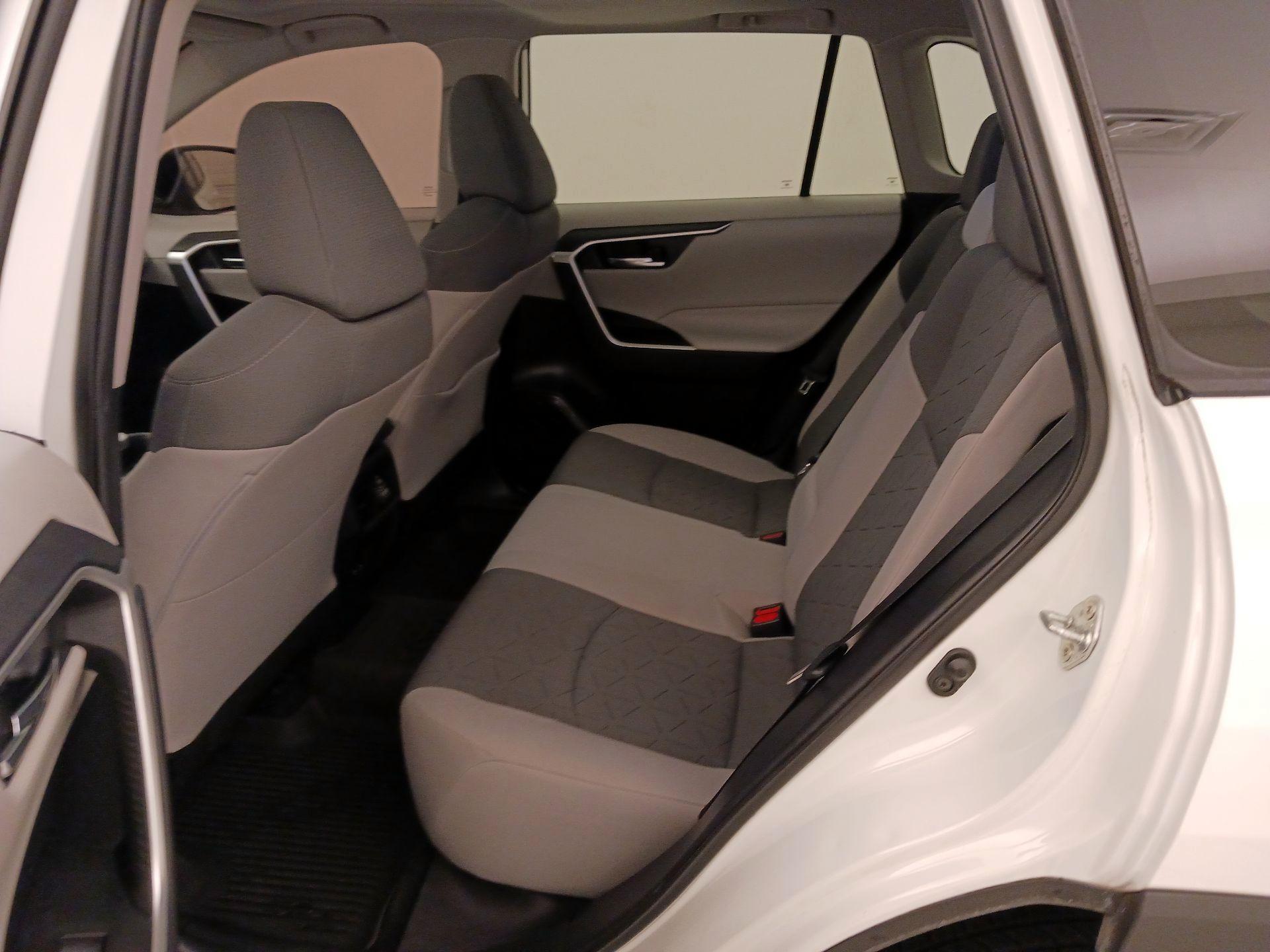 Thumbnail: 2021 Toyota RAV4 - 20