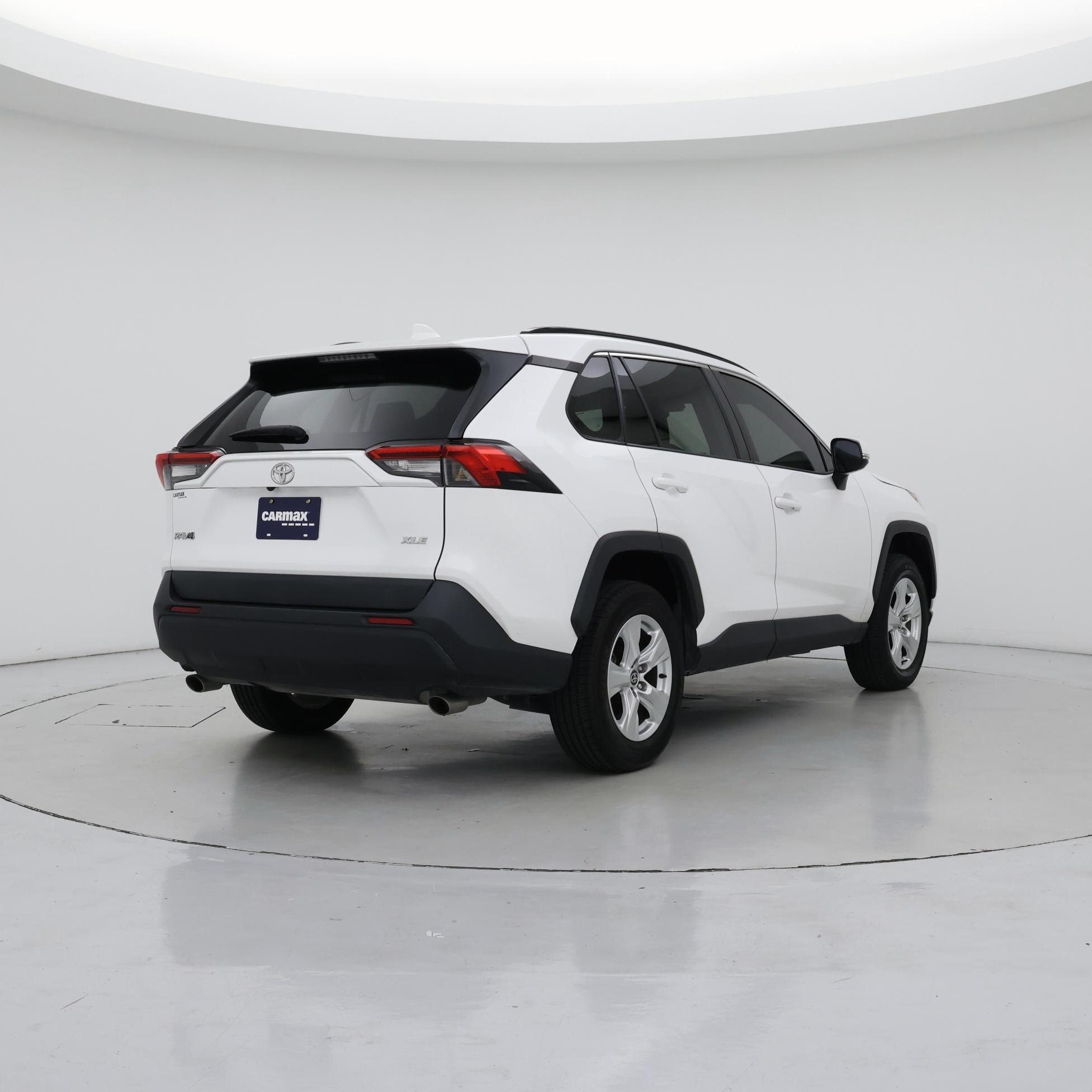 Thumbnail: 2021 Toyota RAV4 - 8