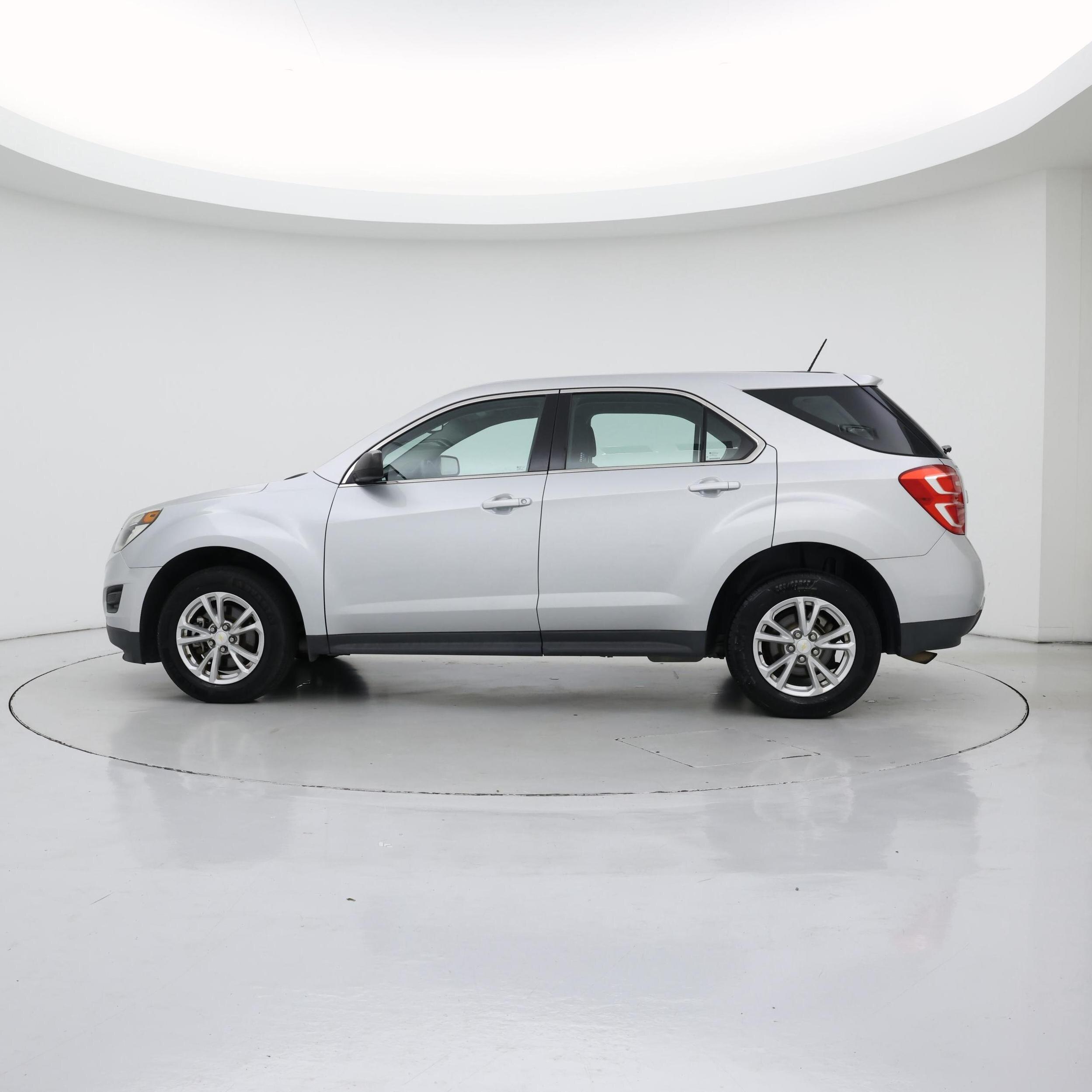 Thumbnail: 2017 Chevrolet Equinox - 3