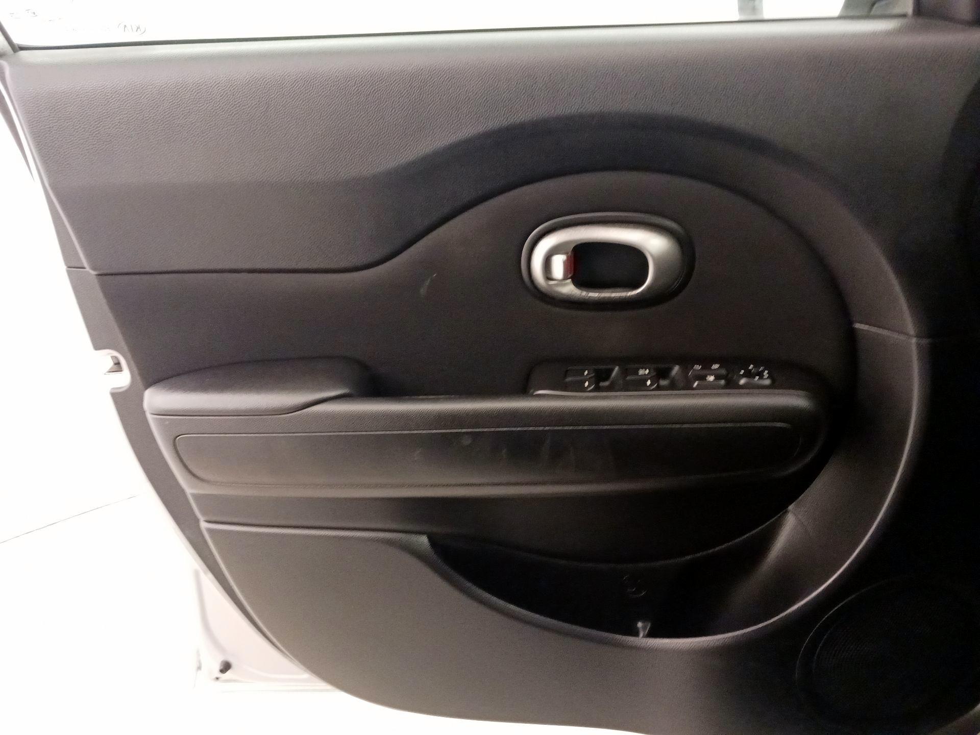 Thumbnail: 2016 Kia Soul - 10