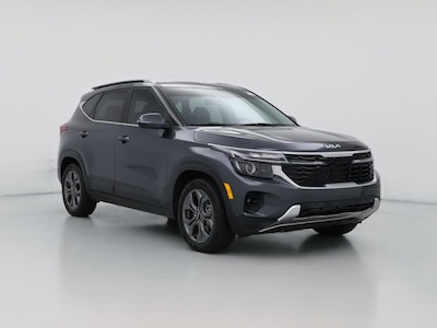 Gray 2024 Kia Seltos S
