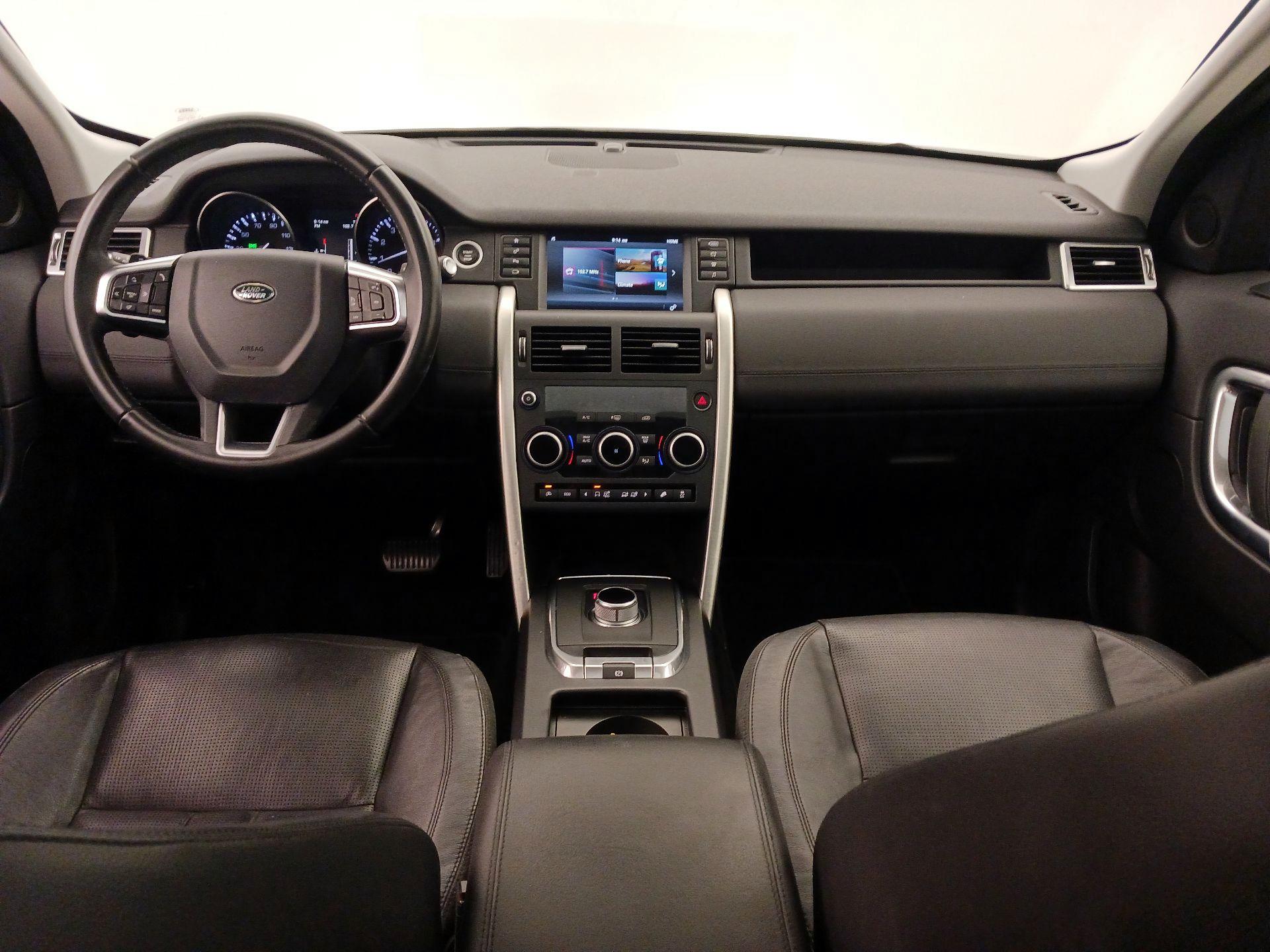 Thumbnail: 2016 Land Rover Discovery Sport - 9
