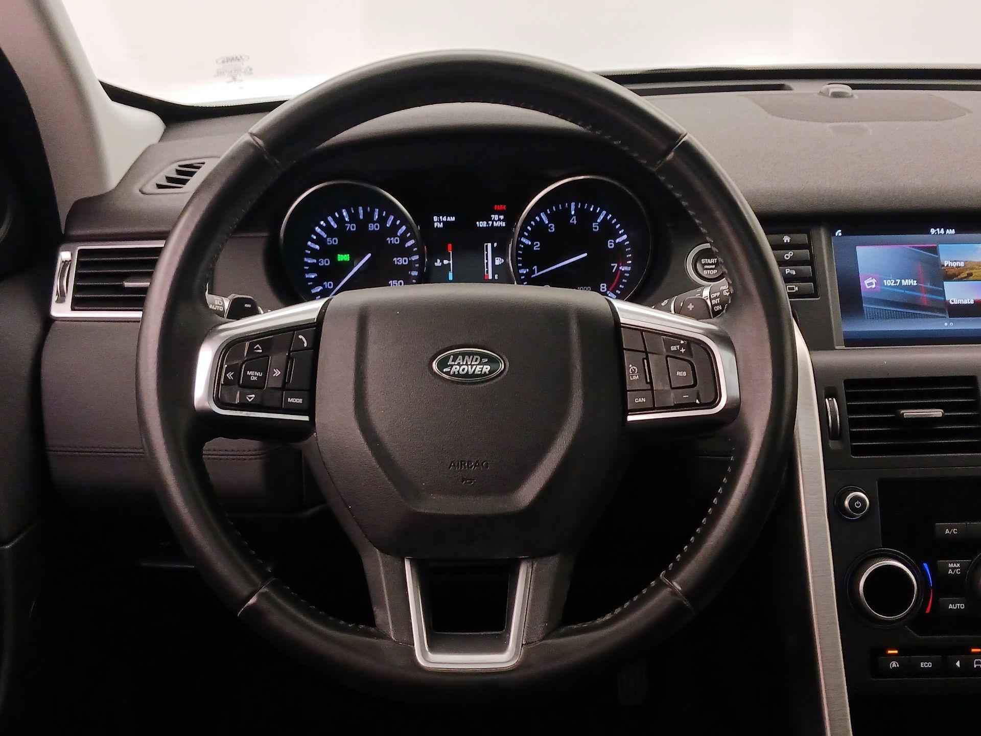 Thumbnail: 2016 Land Rover Discovery Sport - 10