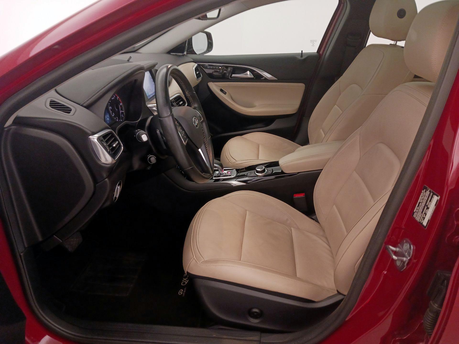 Thumbnail: 2019 INFINITI QX30 - 11