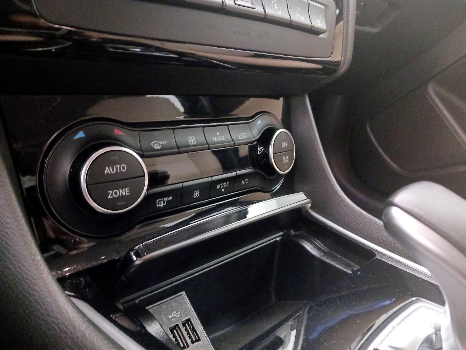 Thumbnail: 2019 INFINITI QX30 - 17