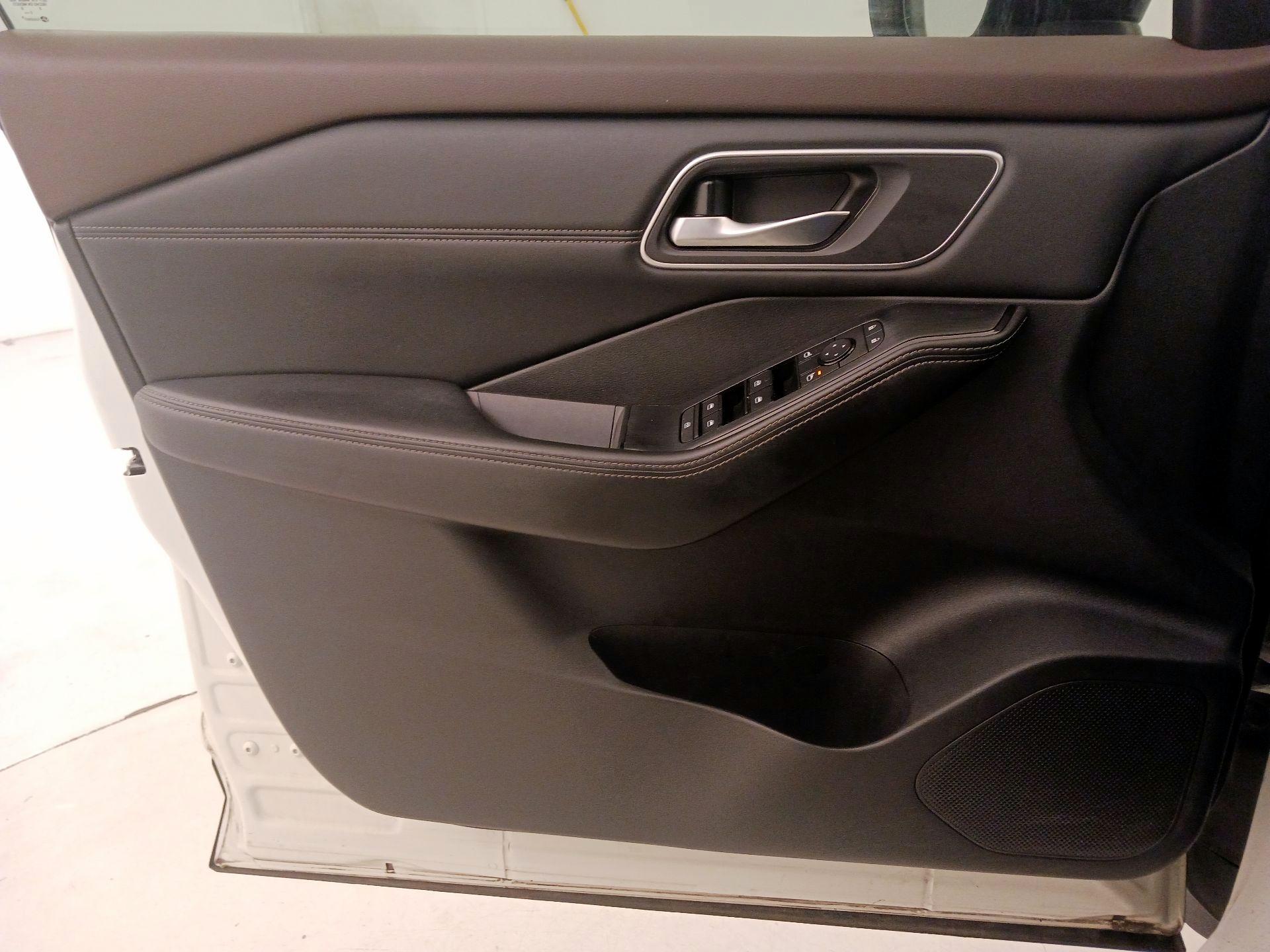 Thumbnail: 2021 Nissan Rogue - 13