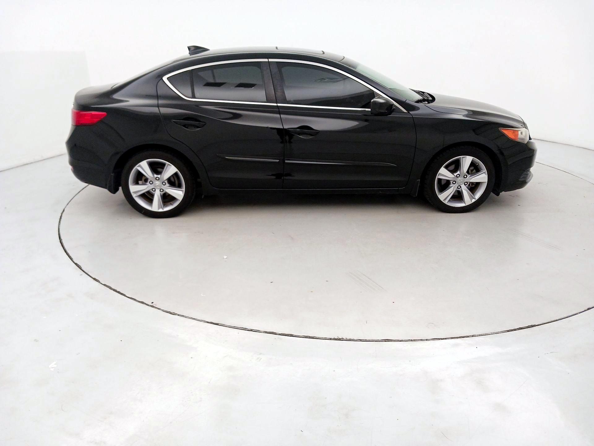 Thumbnail: 2013 Acura ILX - 4