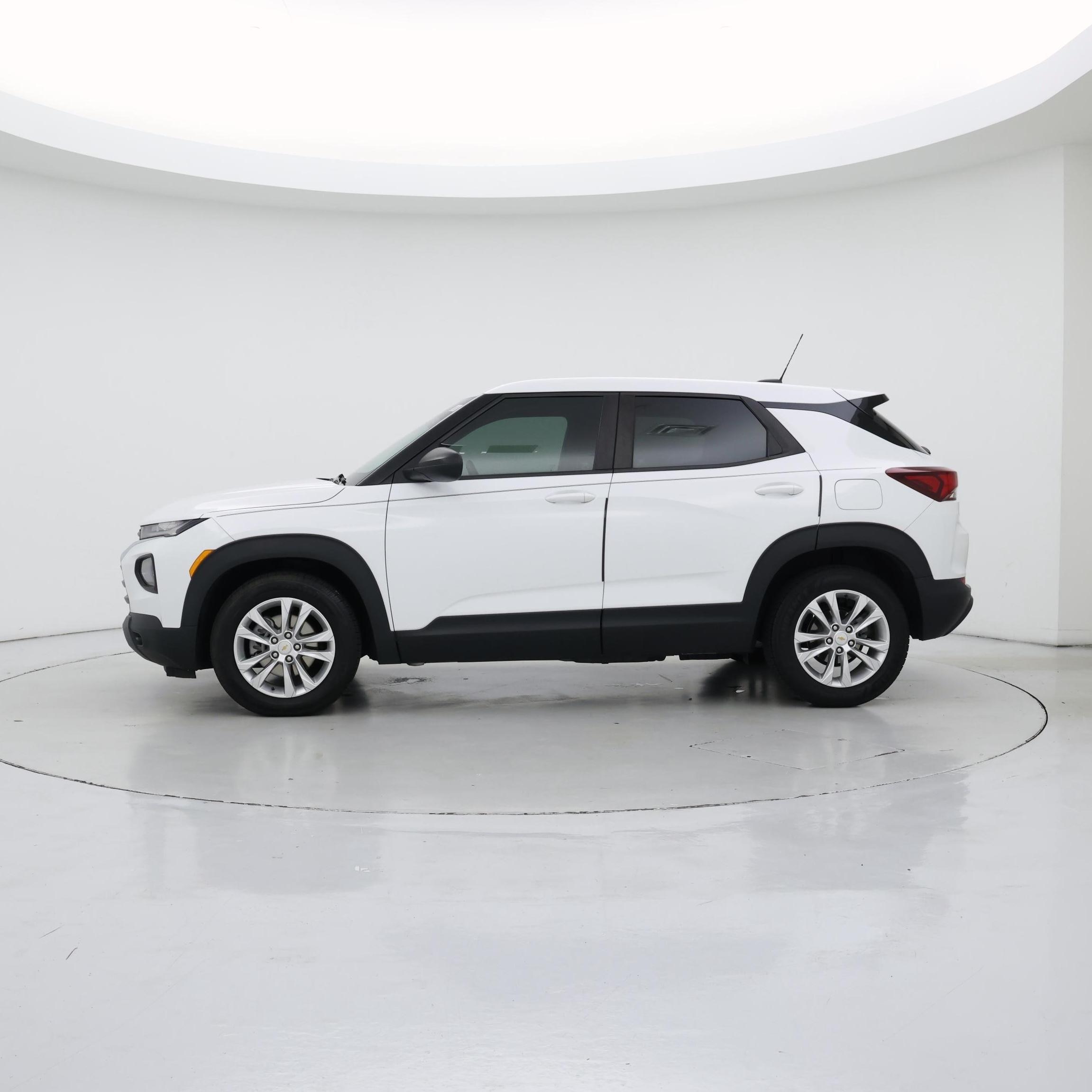 Thumbnail: 2021 Chevrolet TrailBlazer - 3