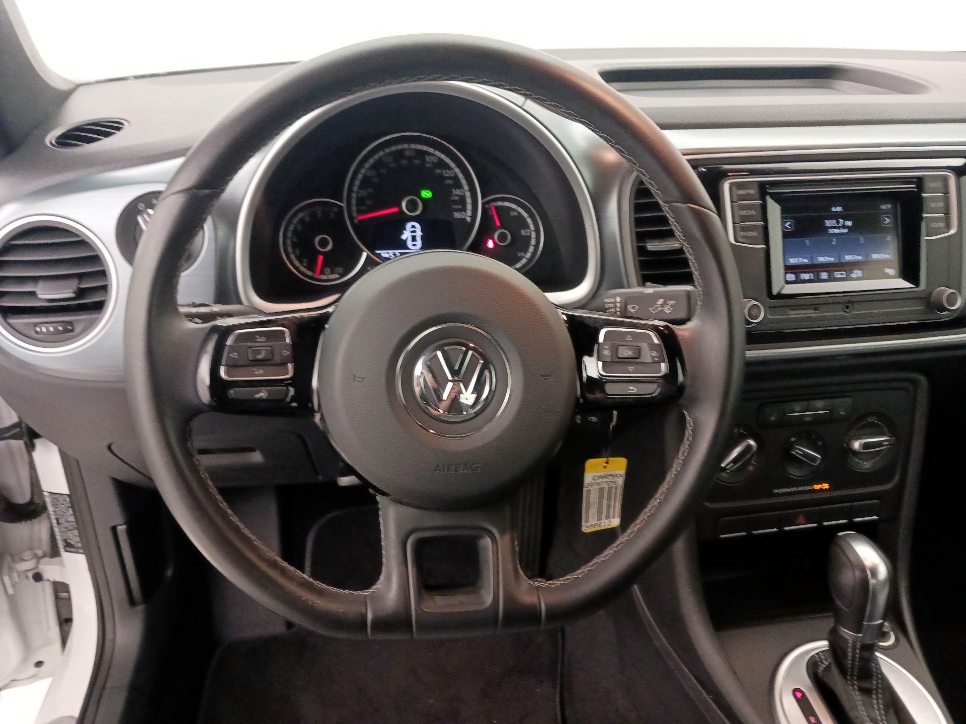 Thumbnail: 2016 Volkswagen Beetle - 10