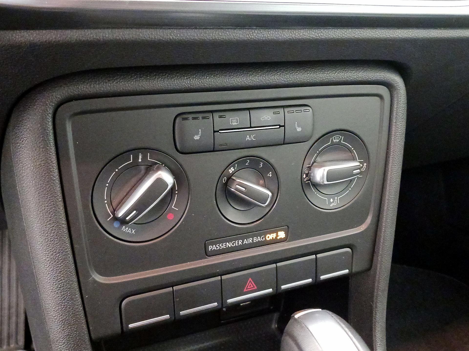 Thumbnail: 2016 Volkswagen Beetle - 15