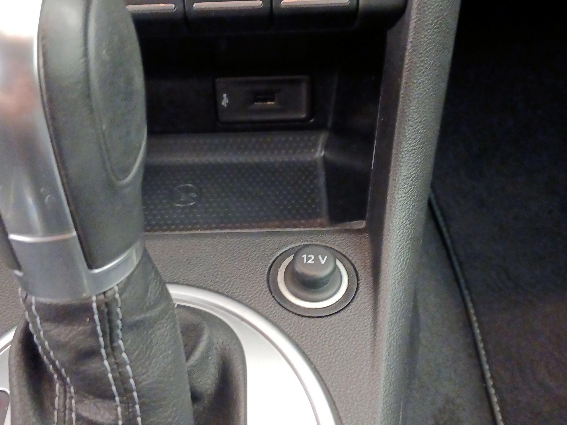 Thumbnail: 2016 Volkswagen Beetle - 17