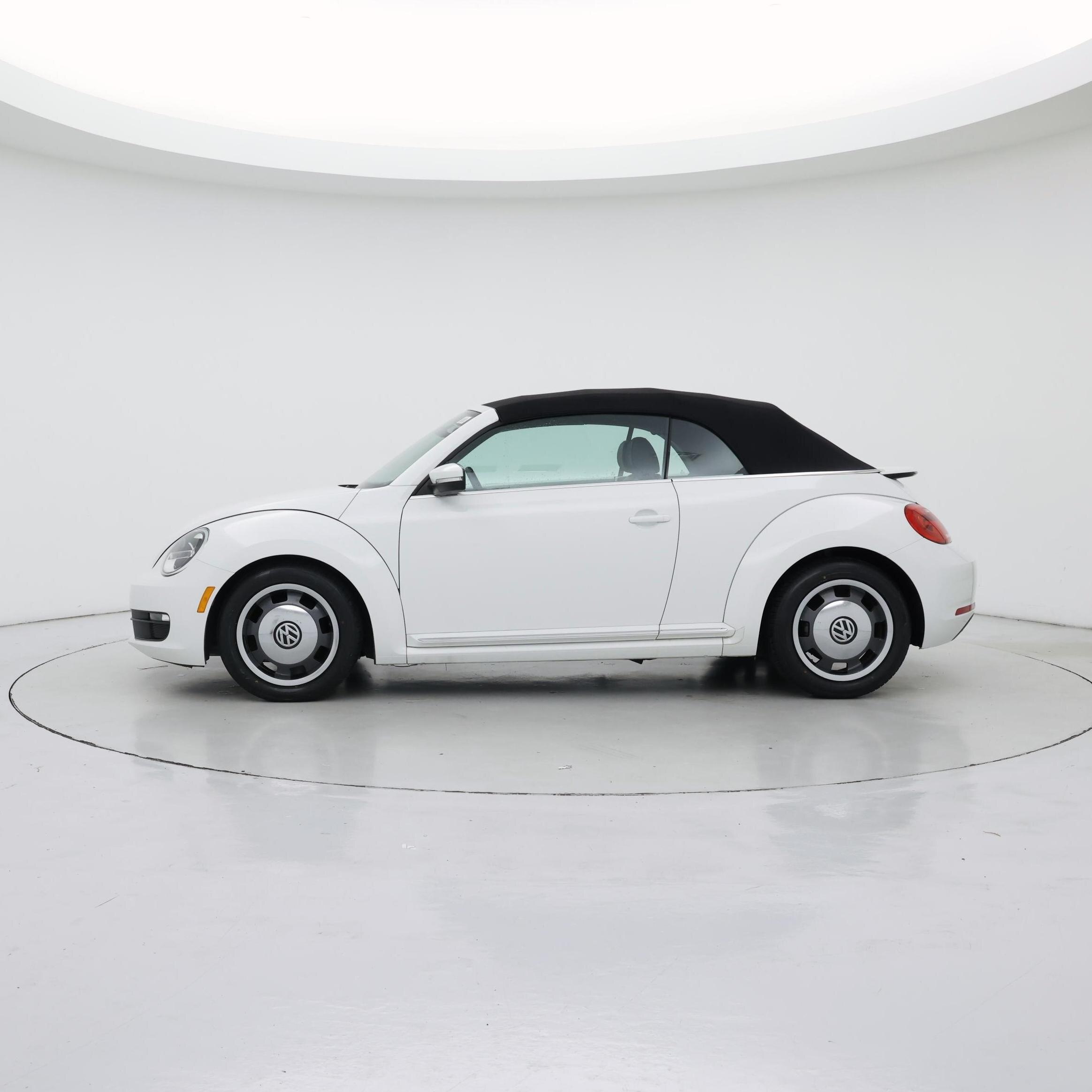 Thumbnail: 2016 Volkswagen Beetle - 3