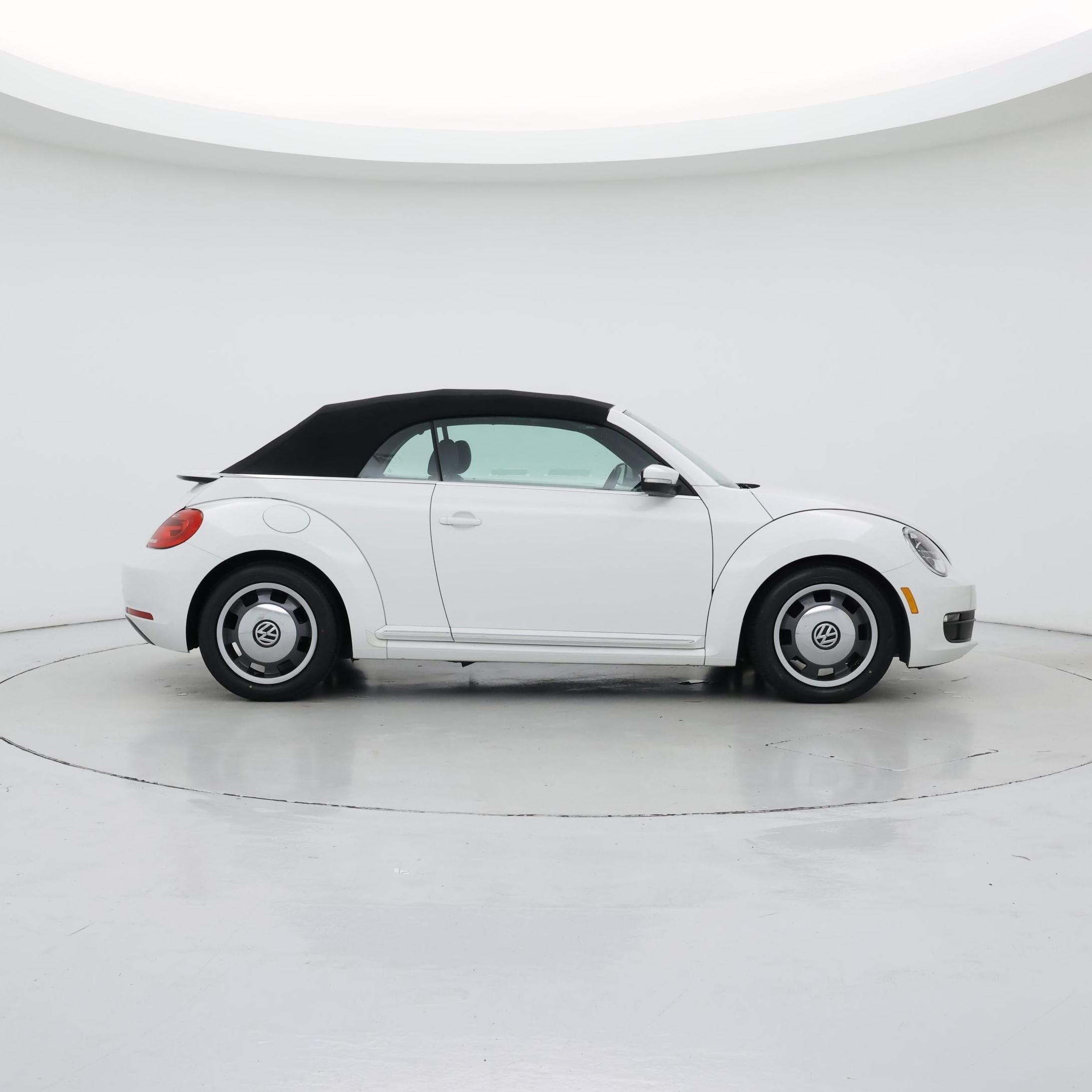 Thumbnail: 2016 Volkswagen Beetle - 7