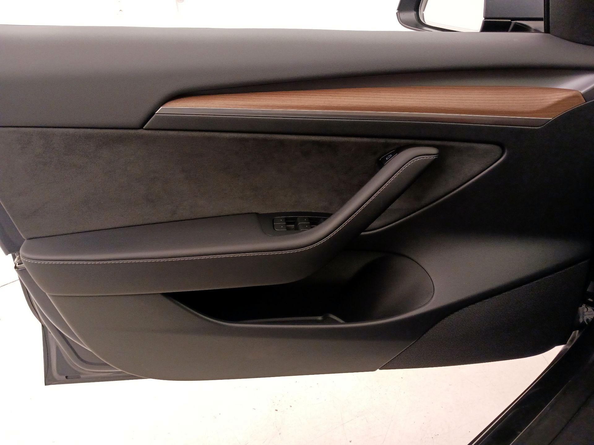 Thumbnail: 2023 Tesla Model 3 - 12